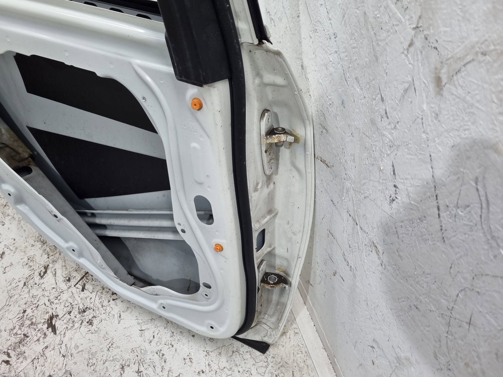 Usa stanga spate Mercedes Clasa E (W212) [Fabr 2009-2016] Break AMG 650U Alb Calcite - imagine 9