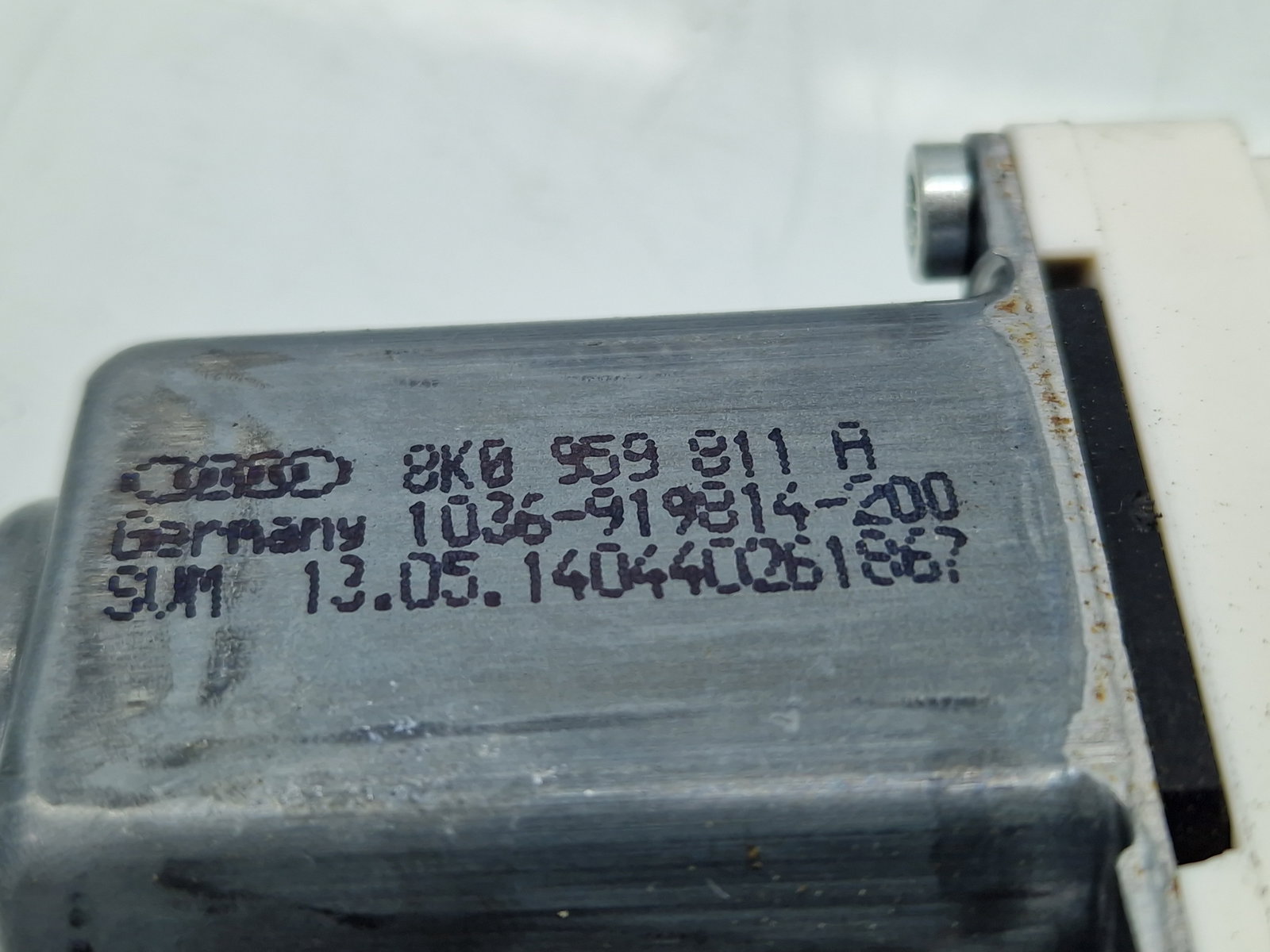 Motoras geam stanga spate AUDI A6 (4G2, C7) S-line [Fabr 2012-2017] 8K0959811A - imagine 5