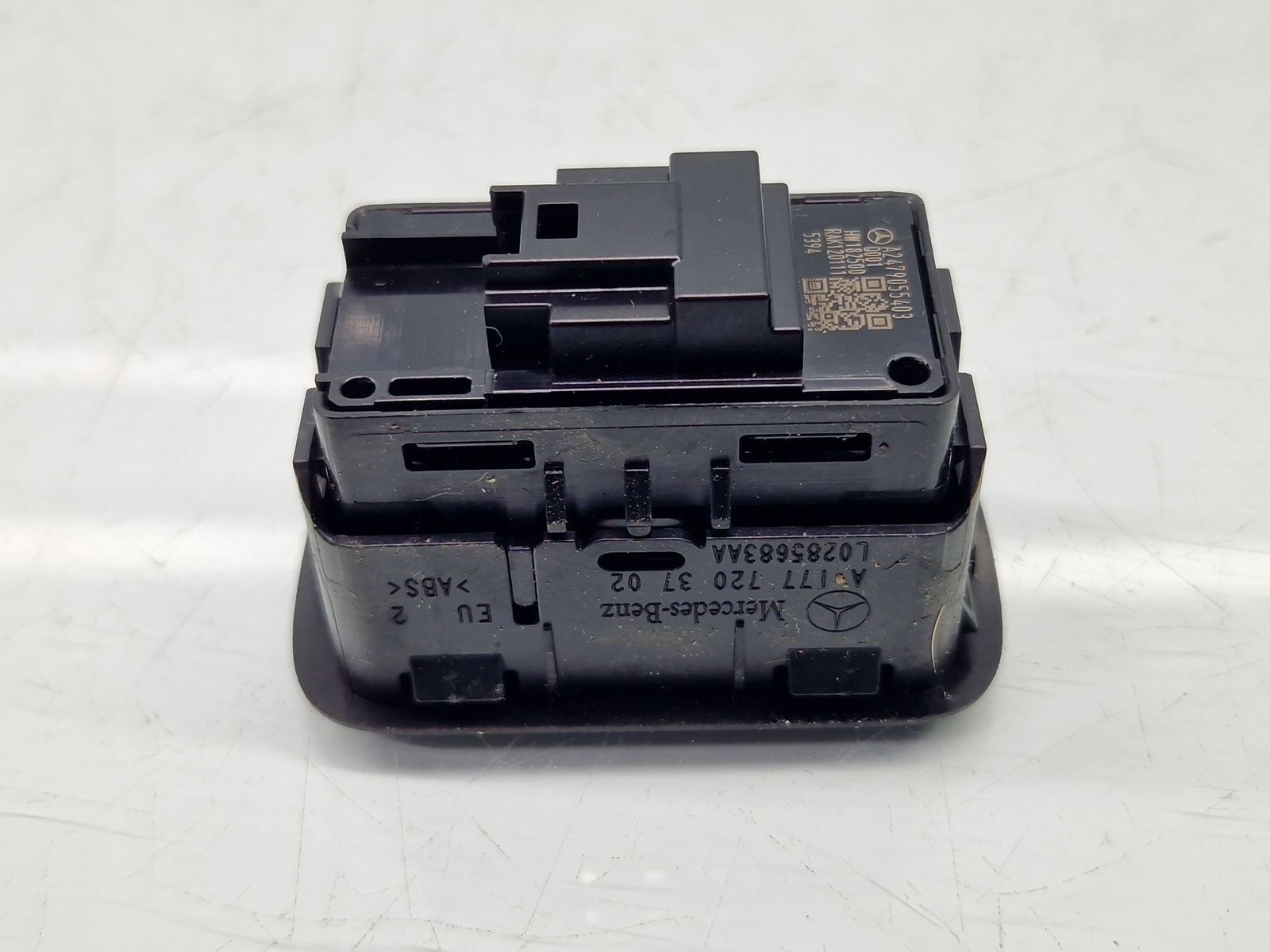 Buton deschidere portbagaj Mercedes Clasa A (W177) [Fabr 2019-2024] A1777204702 - imagine 3