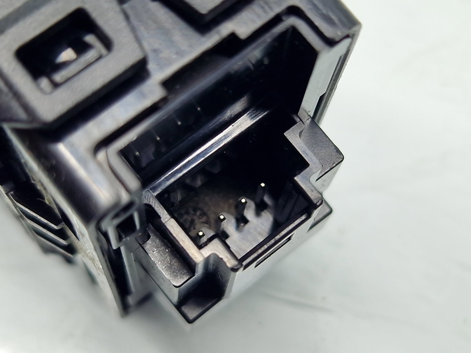 Buton deschidere portbagaj Mercedes Clasa A (W177) [Fabr 2019-2024] A1777204702 - imagine 4