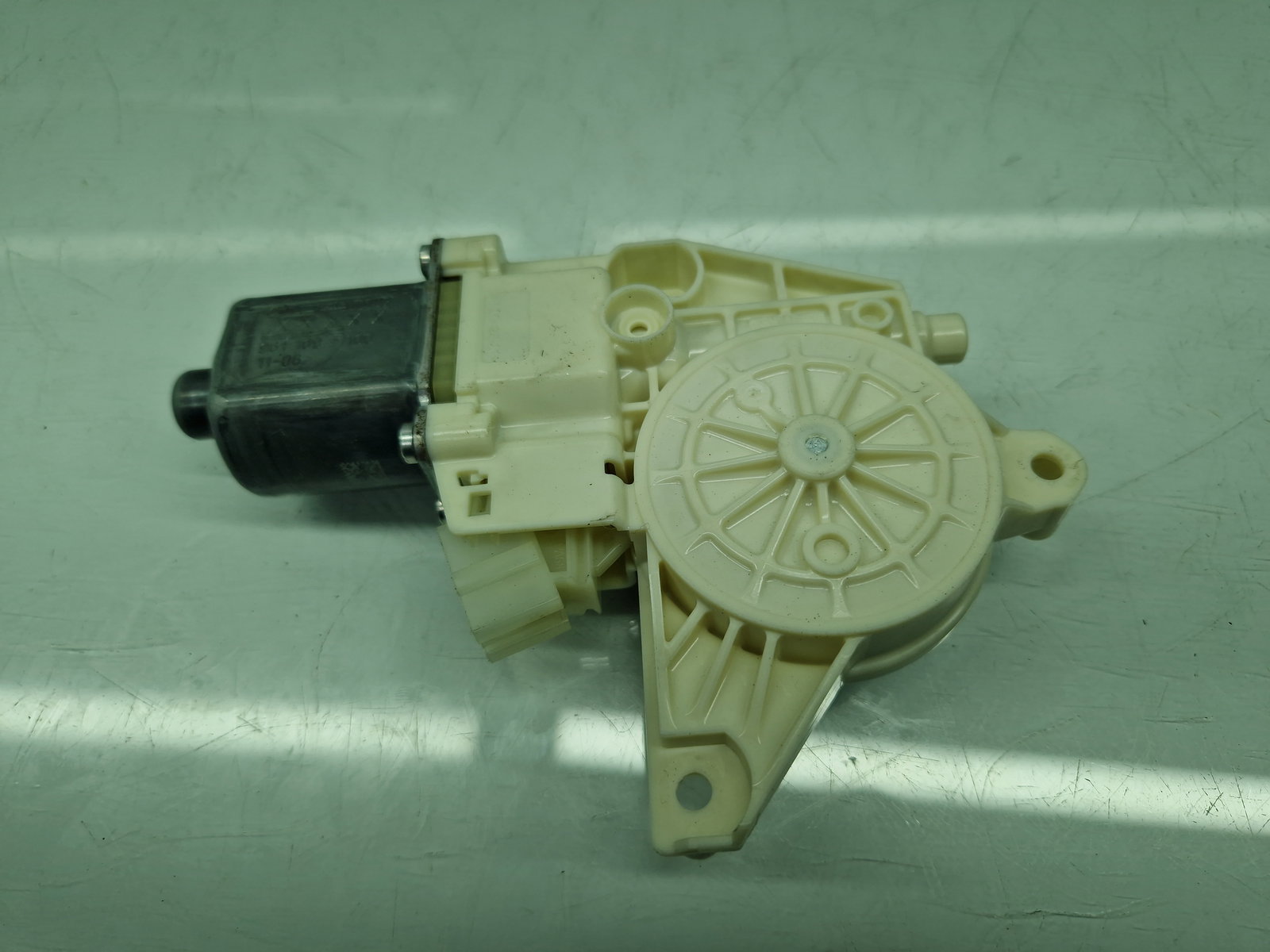 Motoras geam stanga spate Mercedes Clasa E (W212) [Fabr 2009-2016] Break AMG A2048200542 - imagine 2