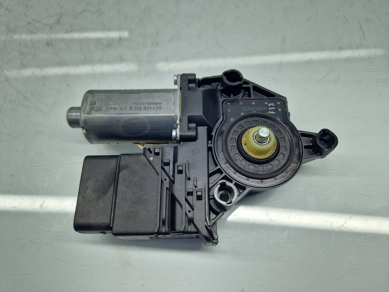 Motoras geam stanga spate Volkswagen Golf 6 (5K1) [Fabr 2009-2013] Hatchback 5K0959703D - imagine 2