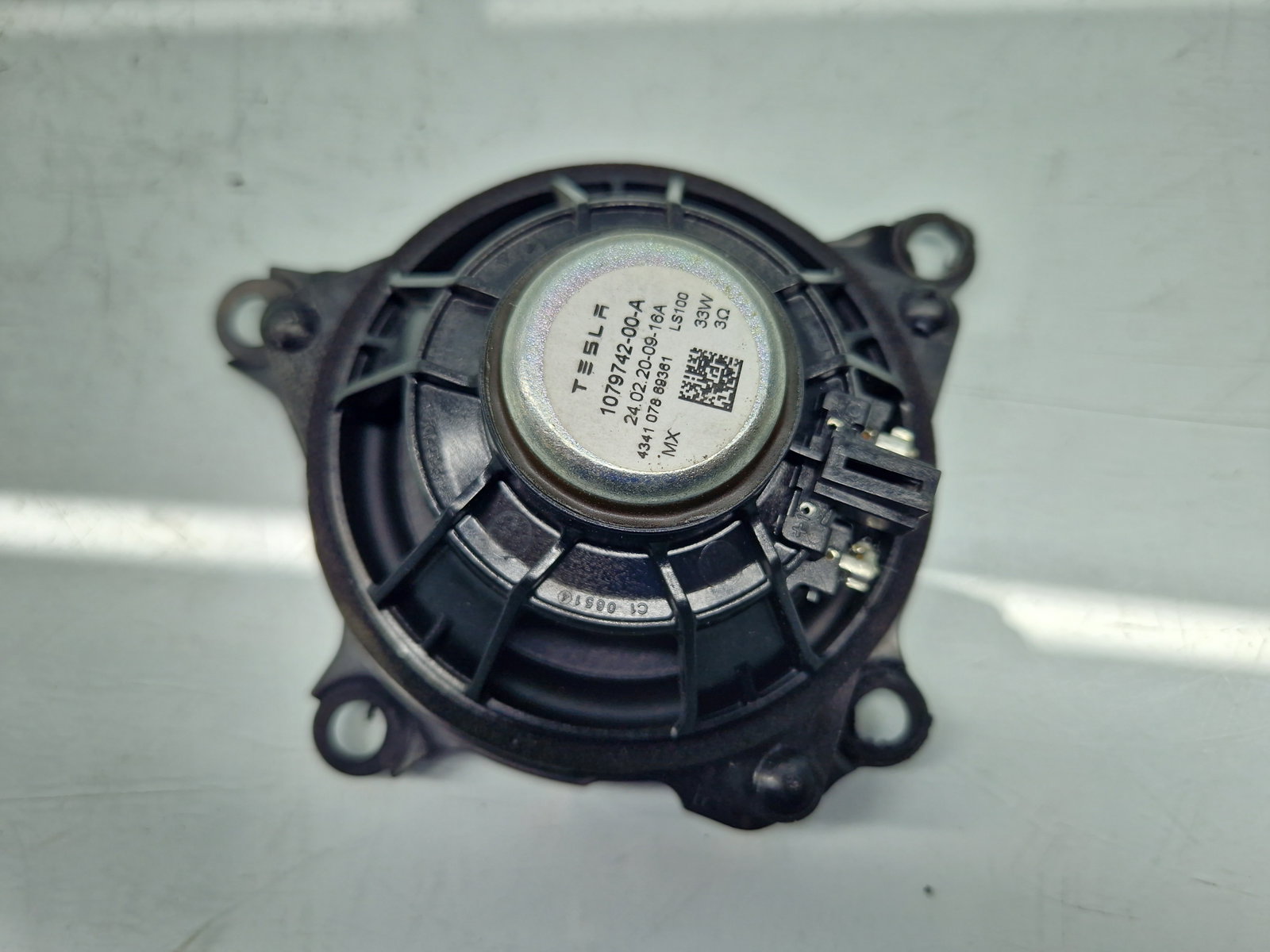 Boxa dreapta spate TESLA Model 3 [Fabr 2020-2025] 1079742-00-A - imagine 2