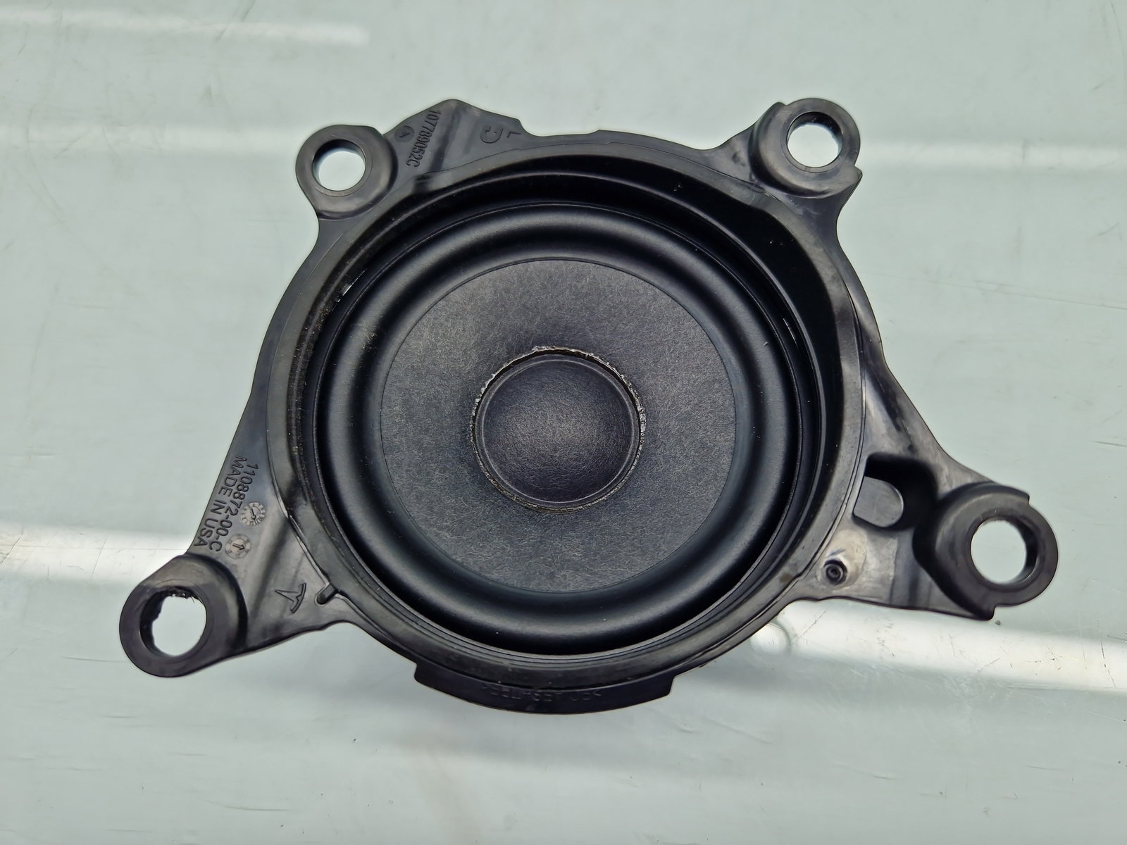 Boxa stanga spate TESLA Model 3 [Fabr 2020-2025] 1079742-00-A - imagine 1