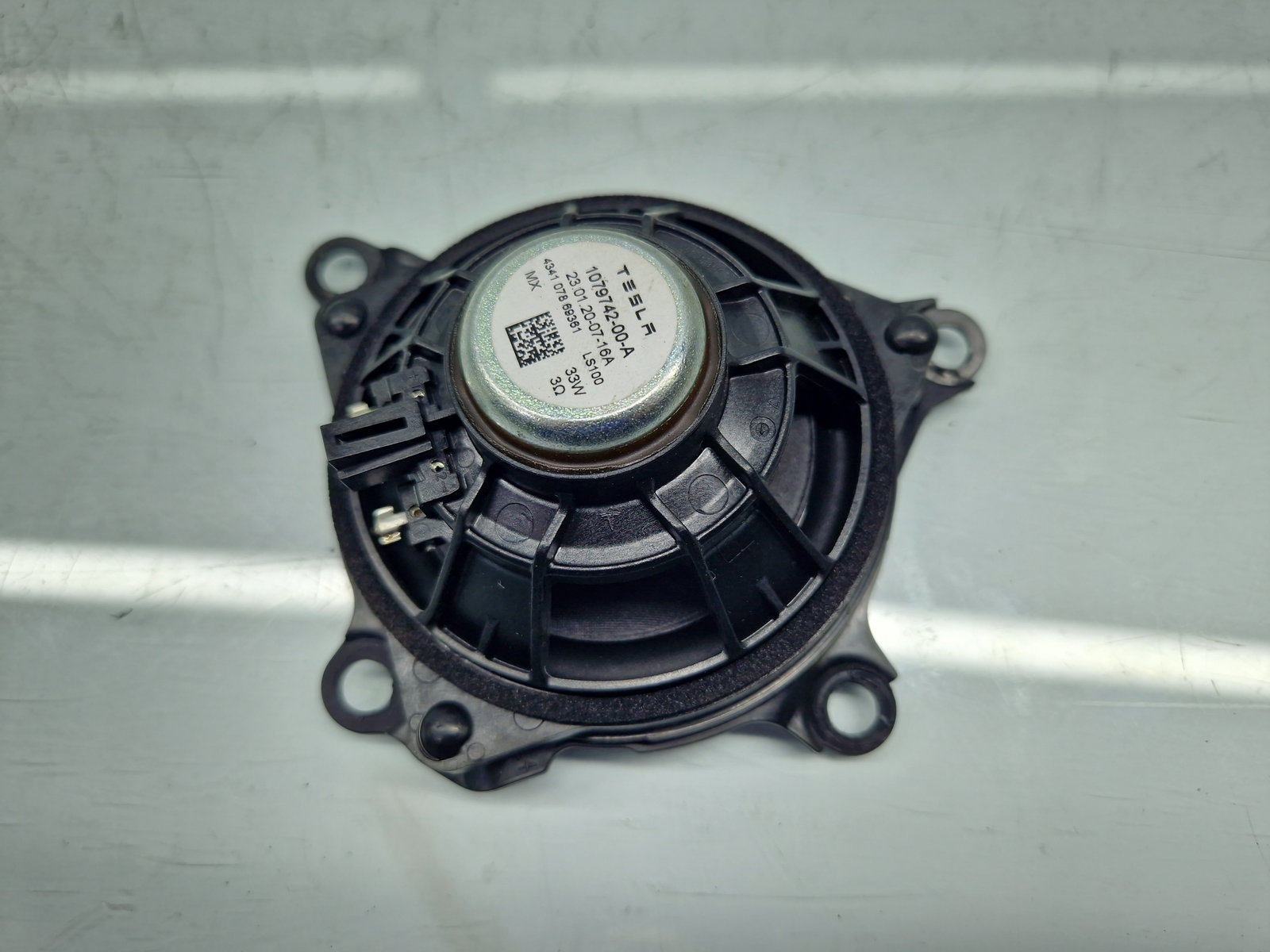 Boxa stanga spate TESLA Model 3 [Fabr 2020-2025] 1079742-00-A - imagine 2