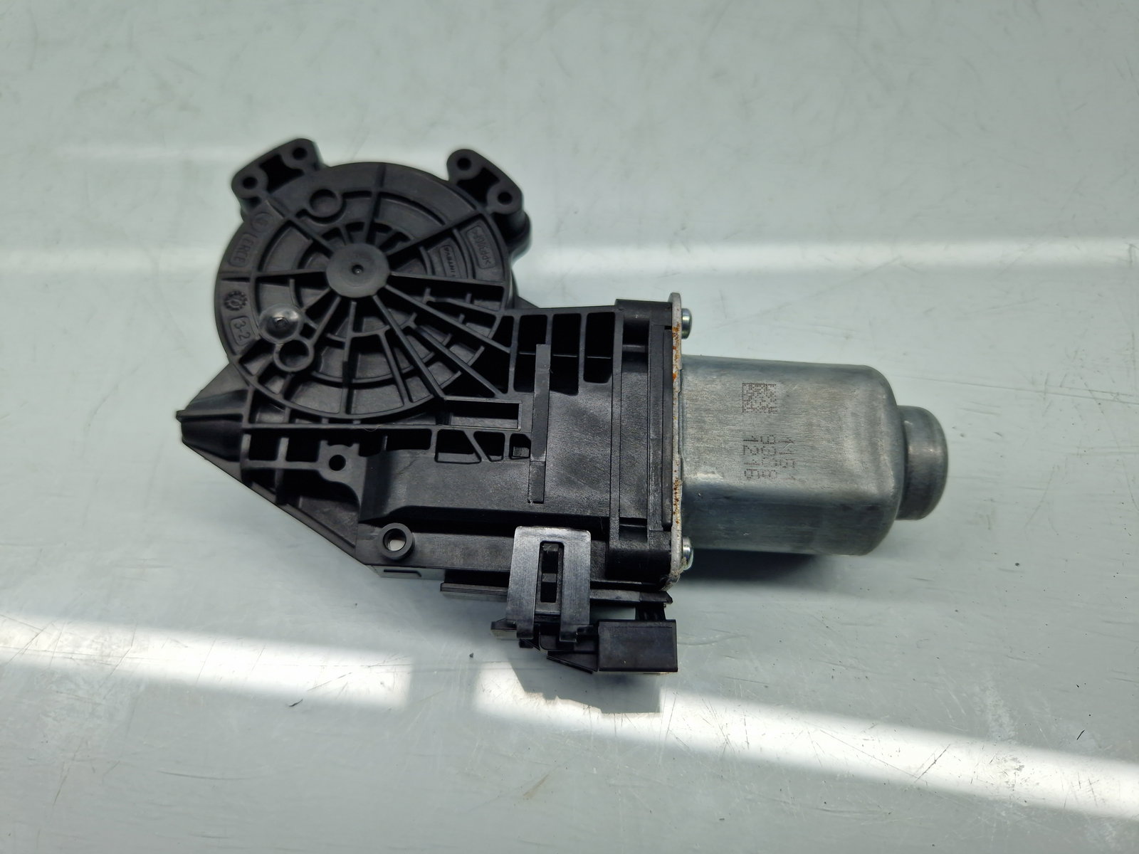 Motoras geam dreapta spate TESLA Model 3 [Fabr 2020-2025] 403117C - imagine 2