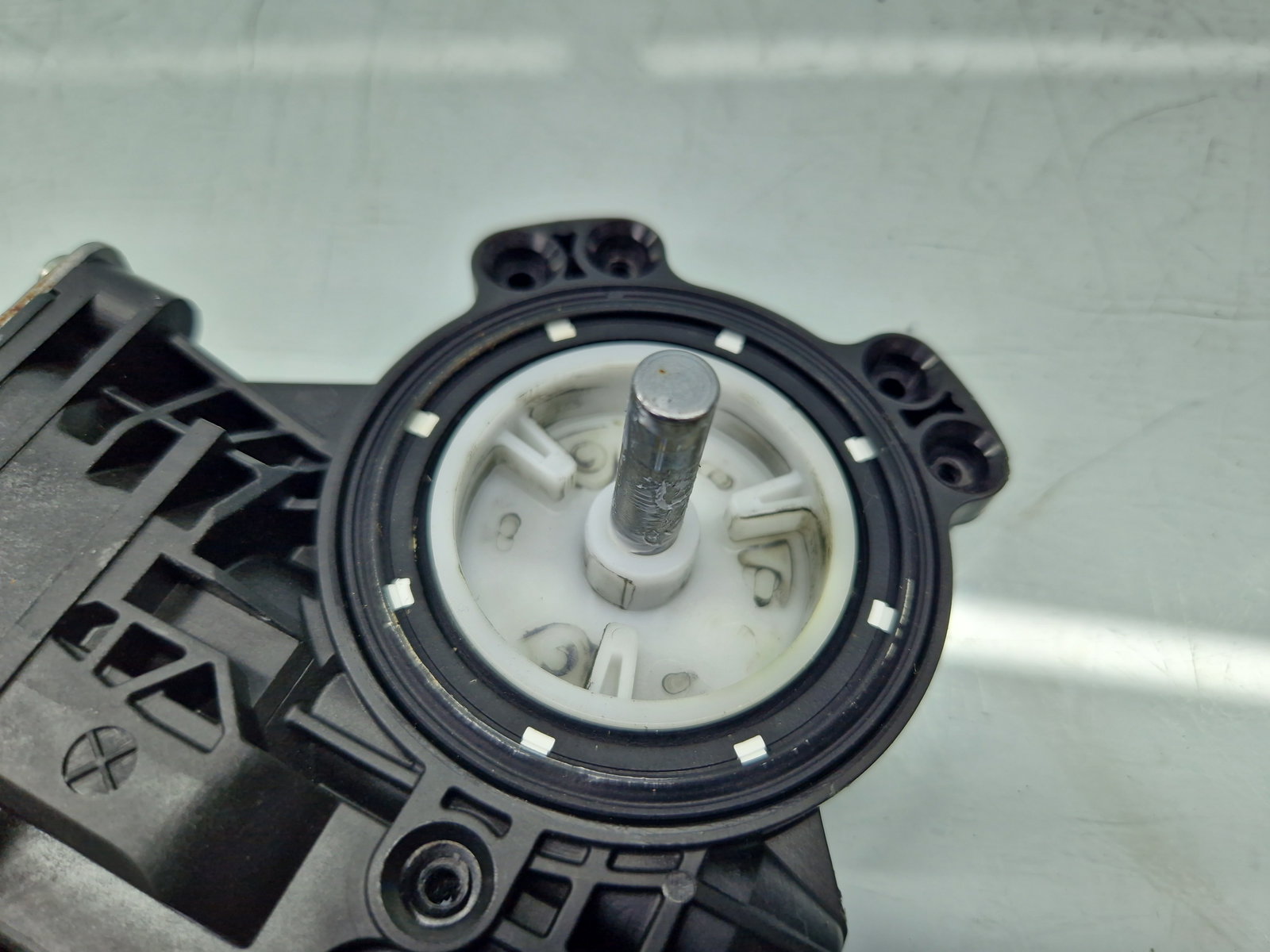 Motoras geam dreapta spate TESLA Model 3 [Fabr 2020-2025] 403117C - imagine 3