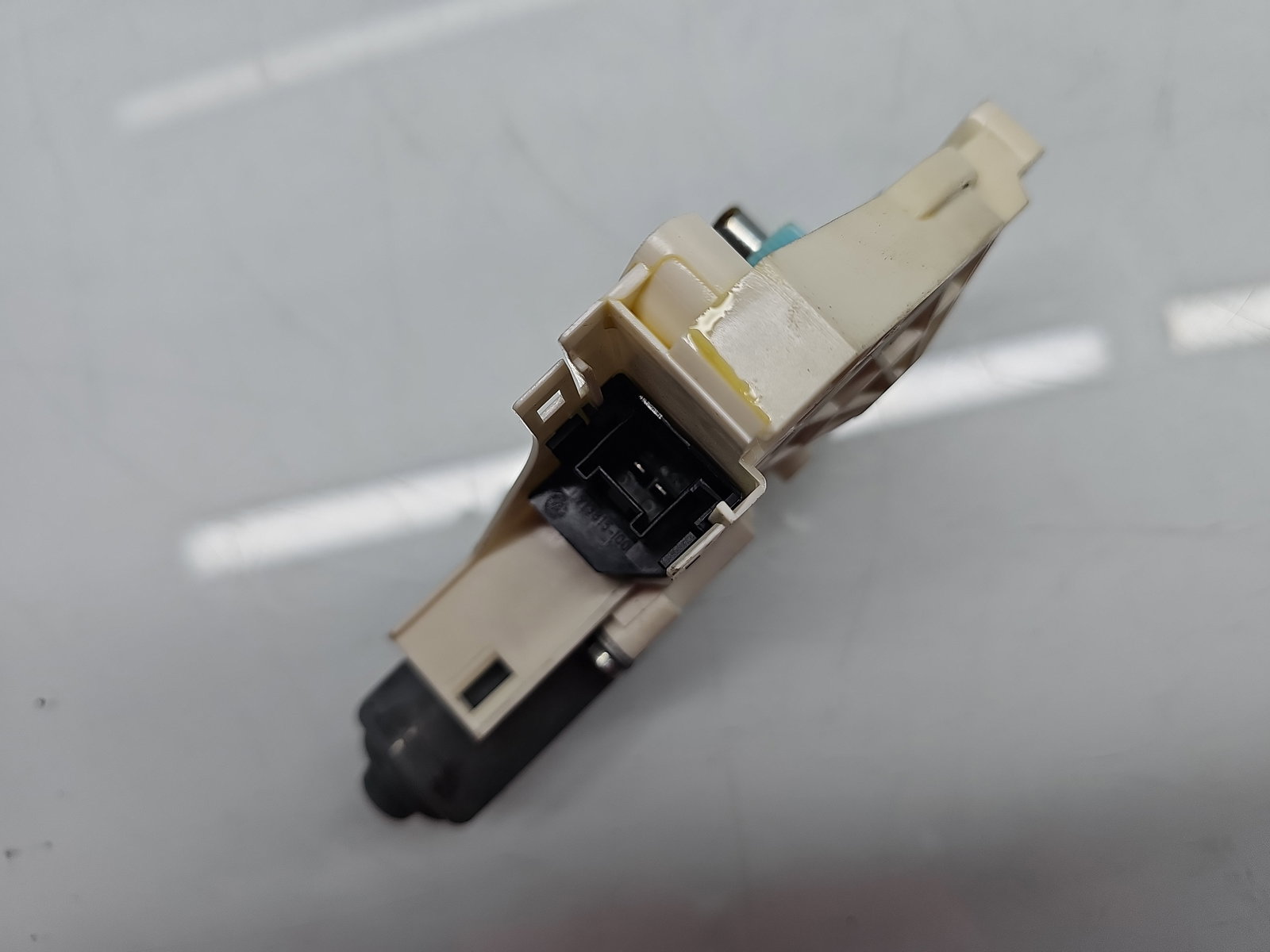 Motoras geam dreapta spate AUDI A4 (8K2, B8.5) [Fabr 2008-2015] Berlina Facelift 8K0959812A - imagine 3