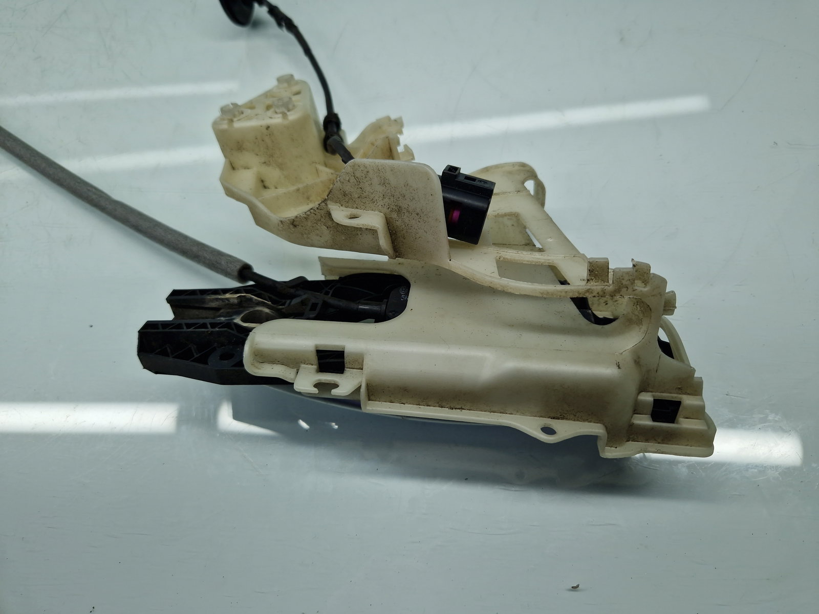 Maner usa stanga fata Volkswagen Tiguan (5N) [Fabr 2007-2016] SUV LA7W - imagine 3