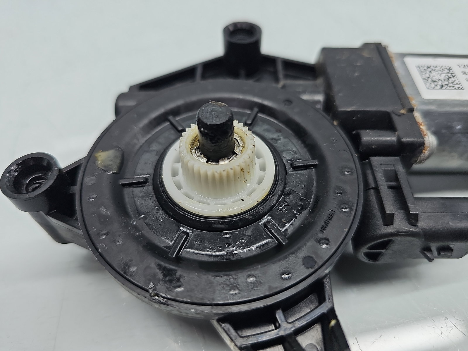 Motoras geam stanga spate Dacia Duster 2 [Fabr 2017-2023] 128001892F - imagine 2