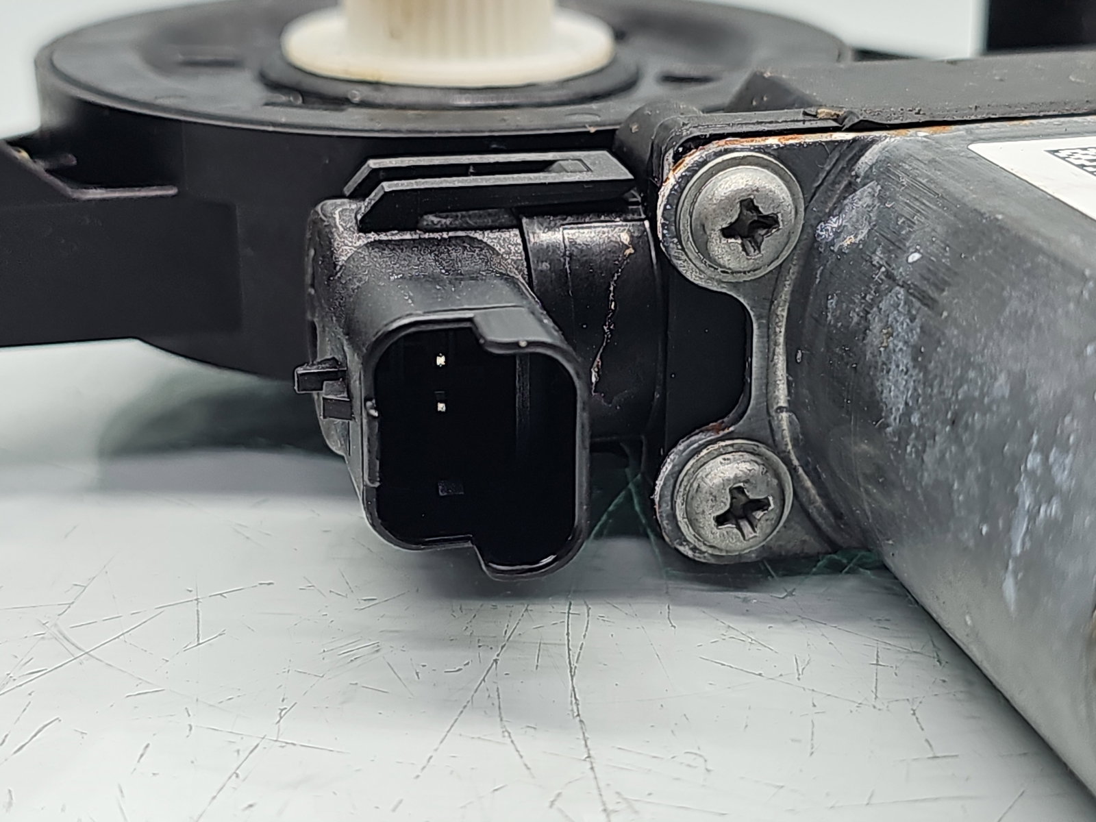 Motoras geam stanga spate Dacia Duster 2 [Fabr 2017-2023] 128001892F - imagine 3