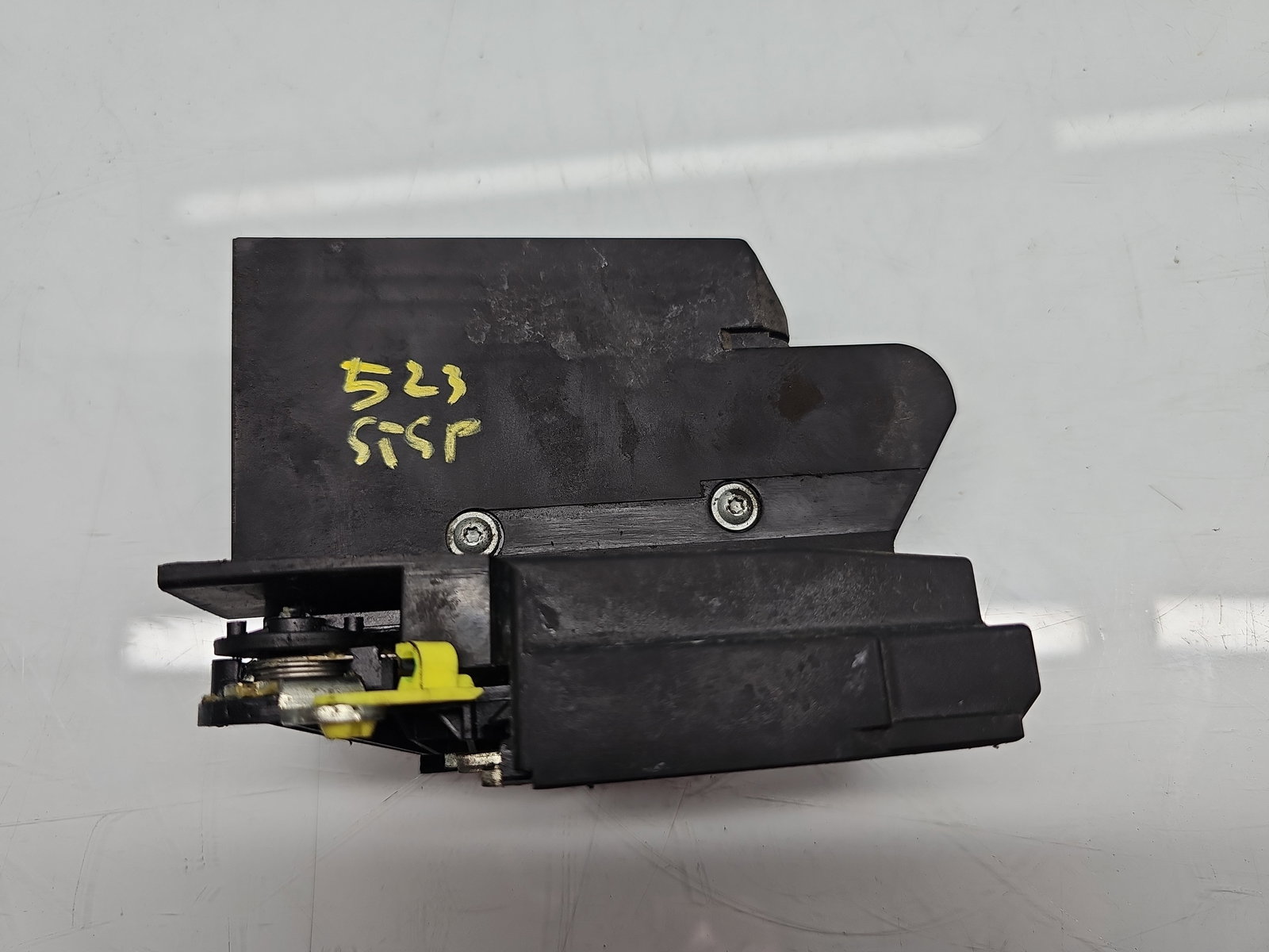 Broasca usa stanga spate Dacia Duster 2 [Fabr 2017-2023] 825038107R - imagine 1