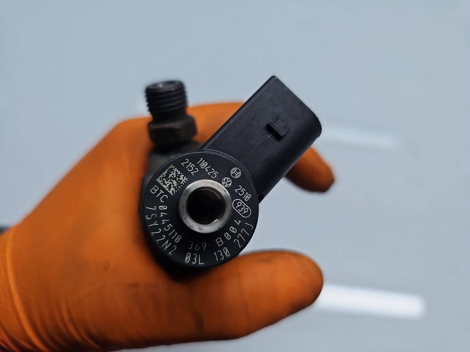 Injector Volkswagen Tiguan (5N) [Fabr 2007-2016] 03L130277J, 0445110369 2.0 TDI CFFB 103KW / 140CP - imagine 5