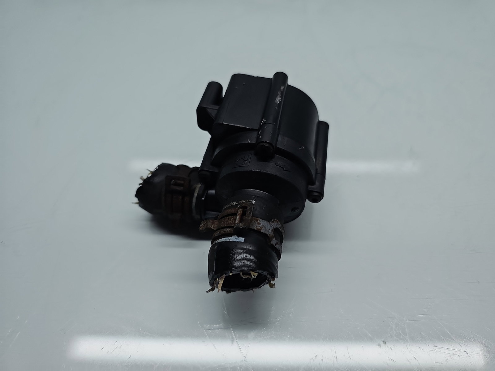 Pompa recirculare apa Volkswagen Golf 7 (5G) [Fabr 2014-prezent] 5Q0965561B 1.6 TDI CLHA 77KW / 105CP - imagine 2