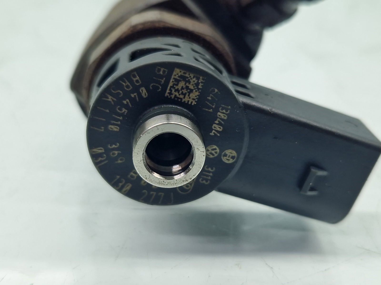 Injector Volkswagen Passat CC (357) [Fabr 2008-2012] 03L130277J 2.0 TDI CFFB 103KW / 140CP - imagine 2