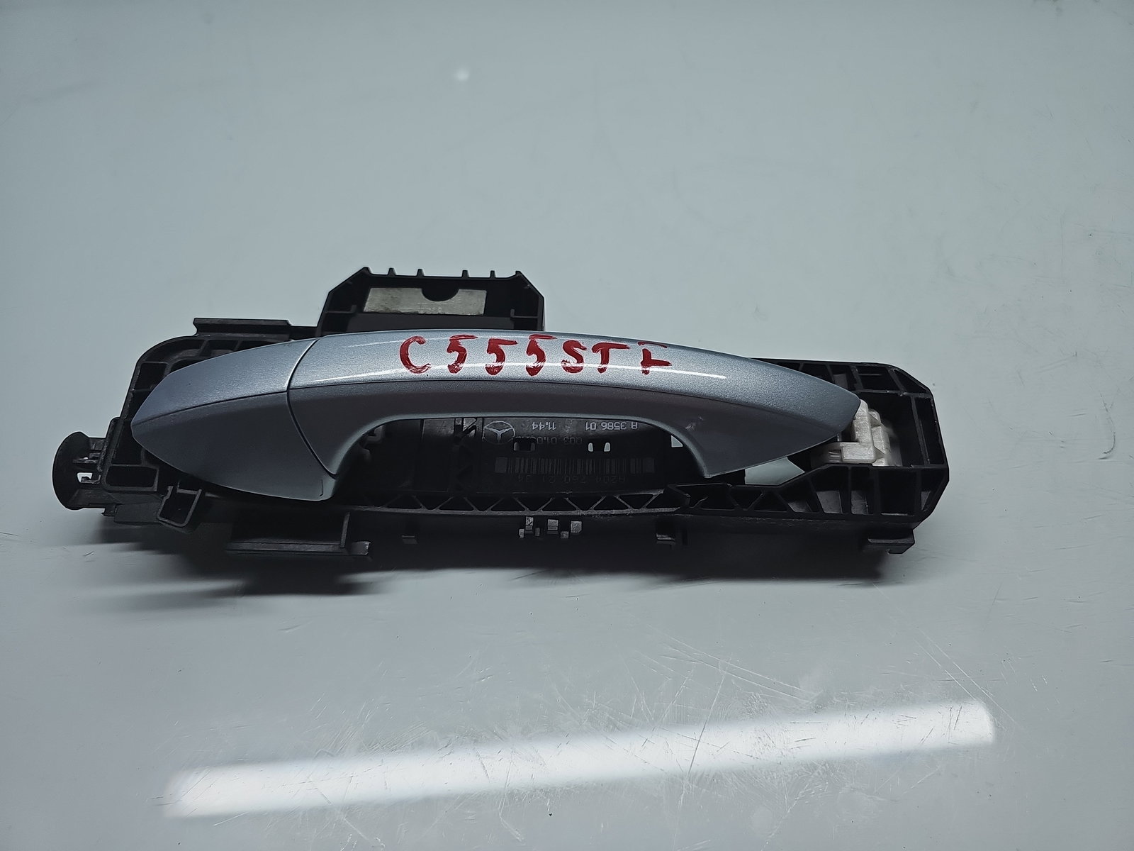 Maner usa stanga fata Mercedes Clasa C (W204) [Fabr 2007-2014] Berlina Facelift, AMG 988U Argintiu Diamat - imagine 1