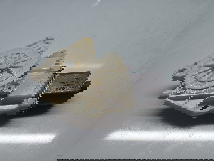 Motoras geam stanga fata Mercedes Clasa C (W204) [Fabr 2007-2014] Berlina AMG, Facelift A2048200142