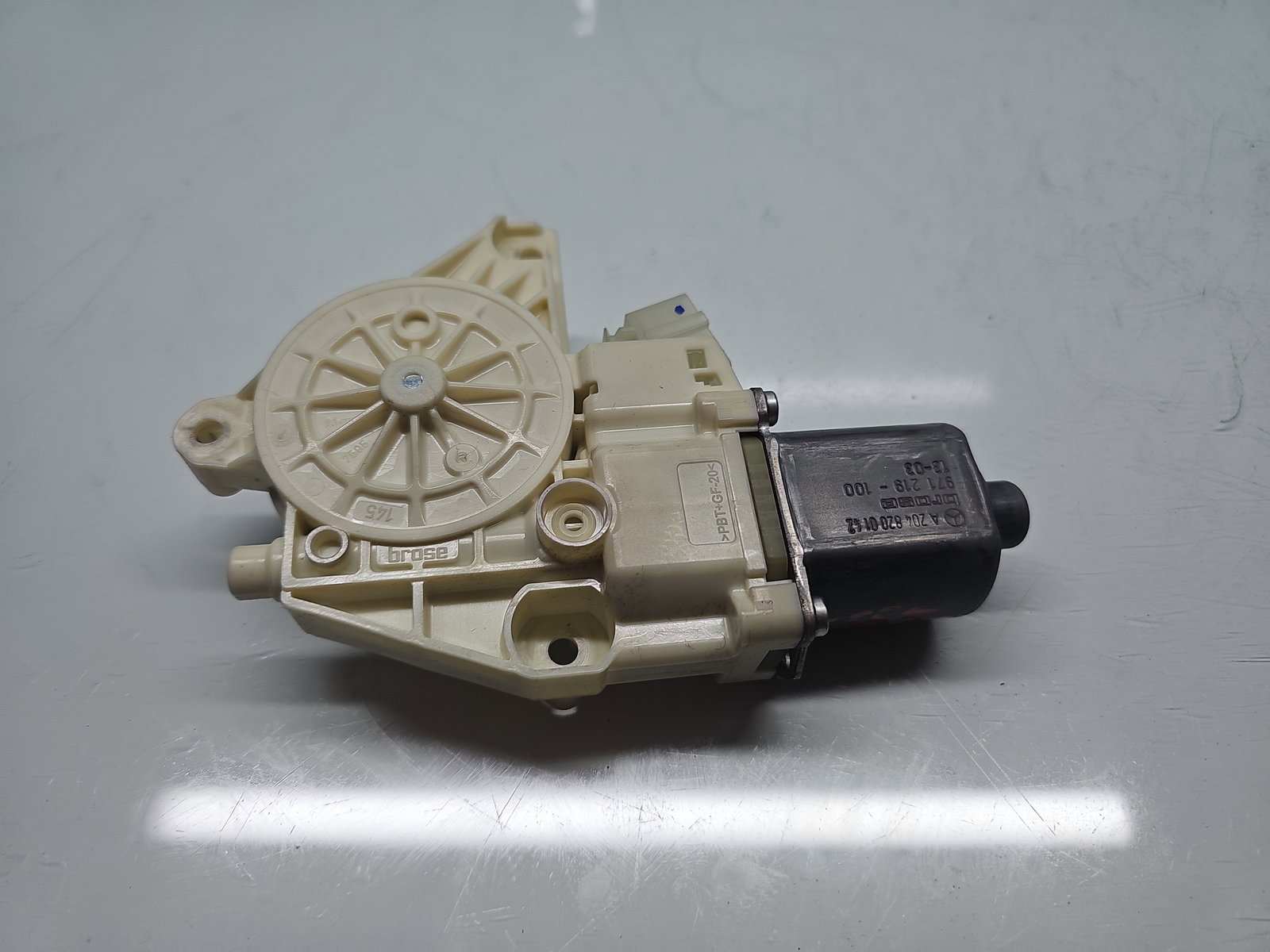 Motoras geam stanga fata Mercedes Clasa C (W204) [Fabr 2007-2014] Berlina AMG, Facelift A2048200142 - imagine 1