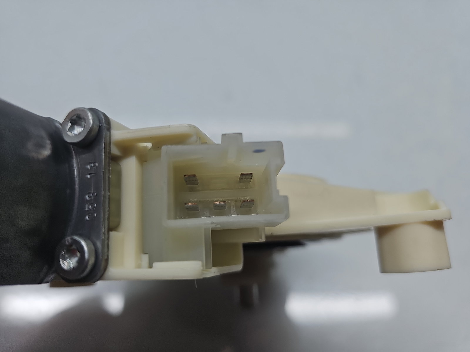 Motoras geam stanga fata Mercedes Clasa C (W204) [Fabr 2007-2014] Berlina AMG, Facelift A2048200142 - imagine 4