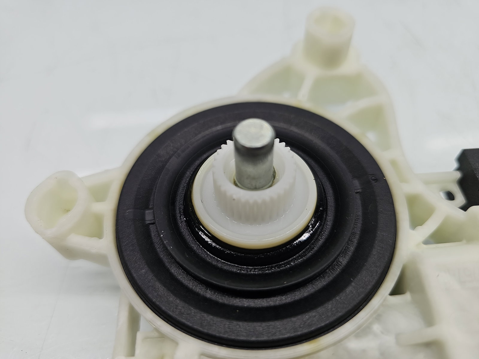 Motoras geam stanga fata Mercedes Clasa A (W177) [Fabr 2019-2024] A0009065806 - imagine 2