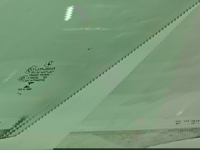 Geam usa stanga fata Mercedes Clasa A (W177) [Fabr 2019-2024] OEM