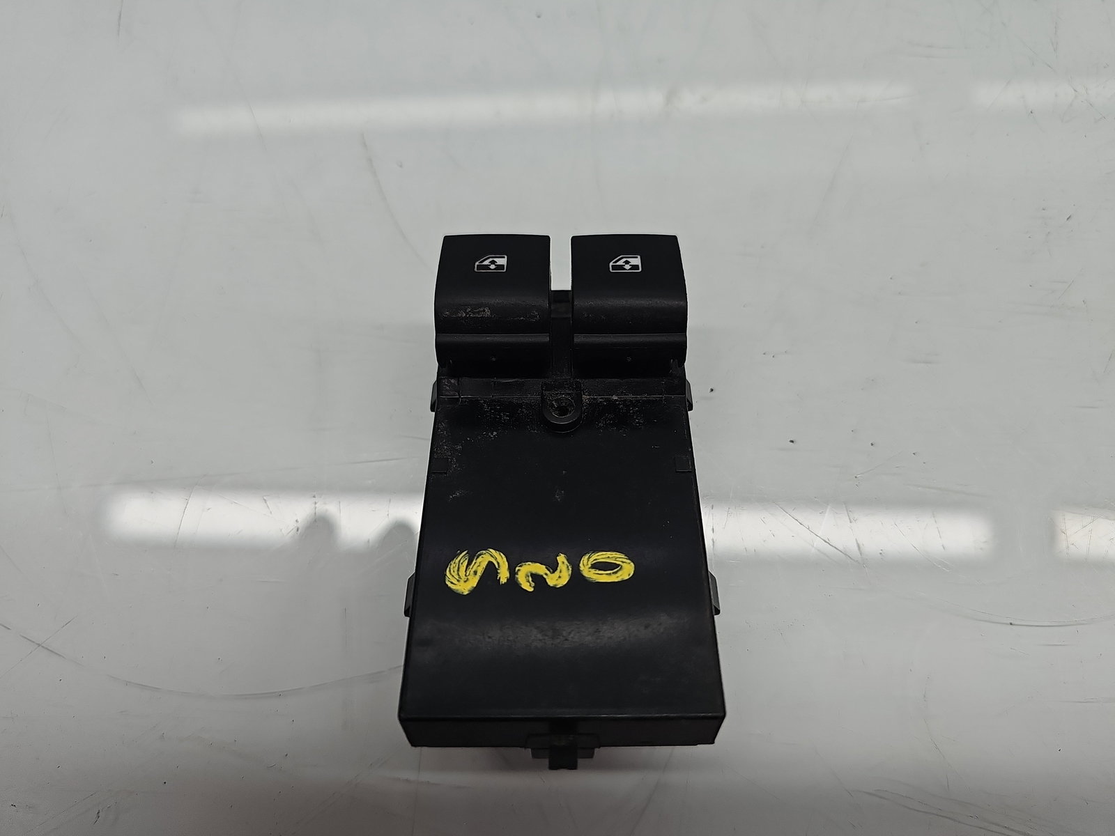 Butoane comanda geamuri sofer Opel Astra J [Fabr 2009-2015] 13305978 - imagine 1