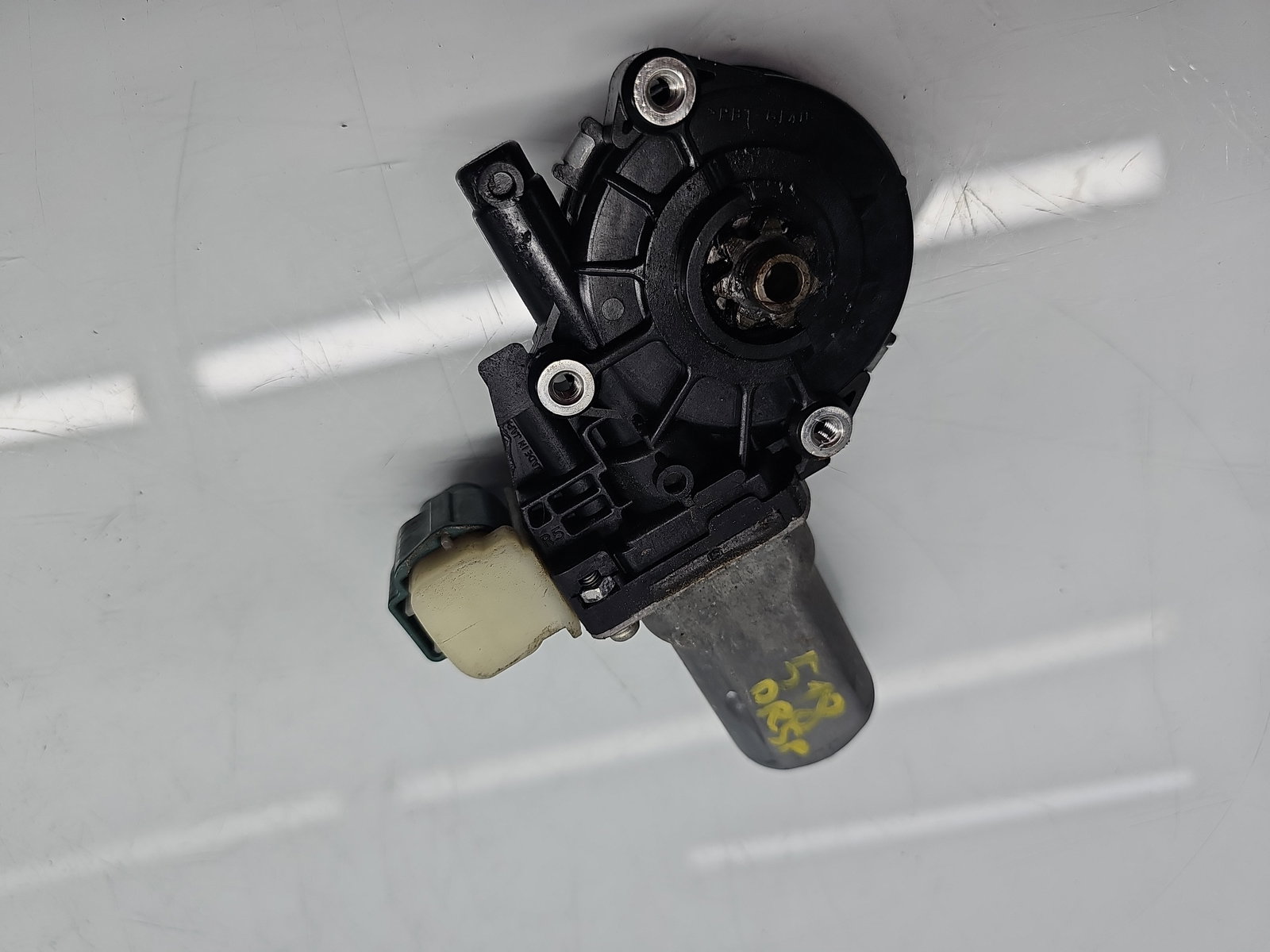 Motoras geam dreapta spate Nissan X-Trail (T32) [Fabr 2013-prezent] 82730 1BA0A - imagine 1