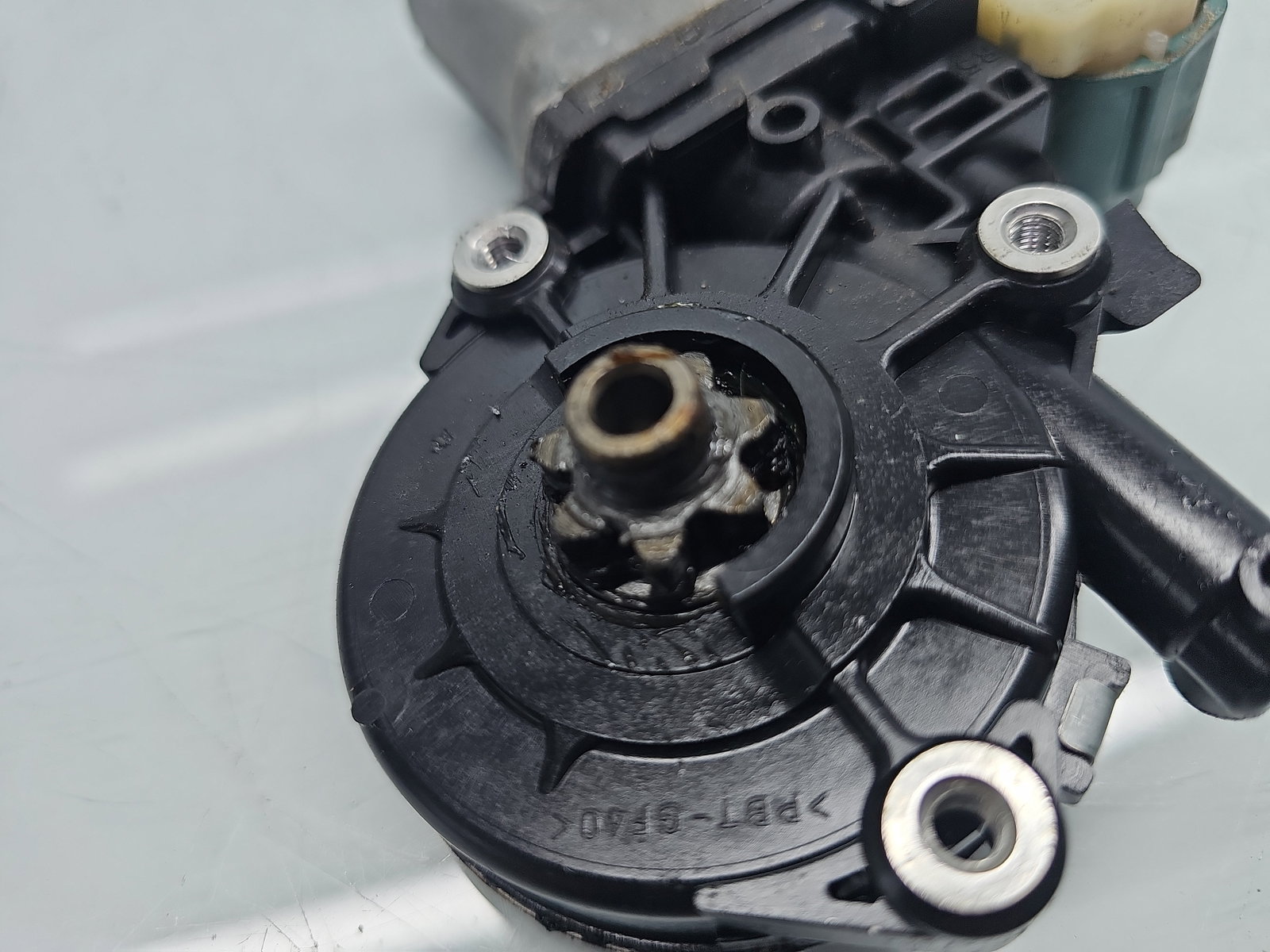 Motoras geam dreapta spate Nissan X-Trail (T32) [Fabr 2013-prezent] 82730 1BA0A - imagine 2