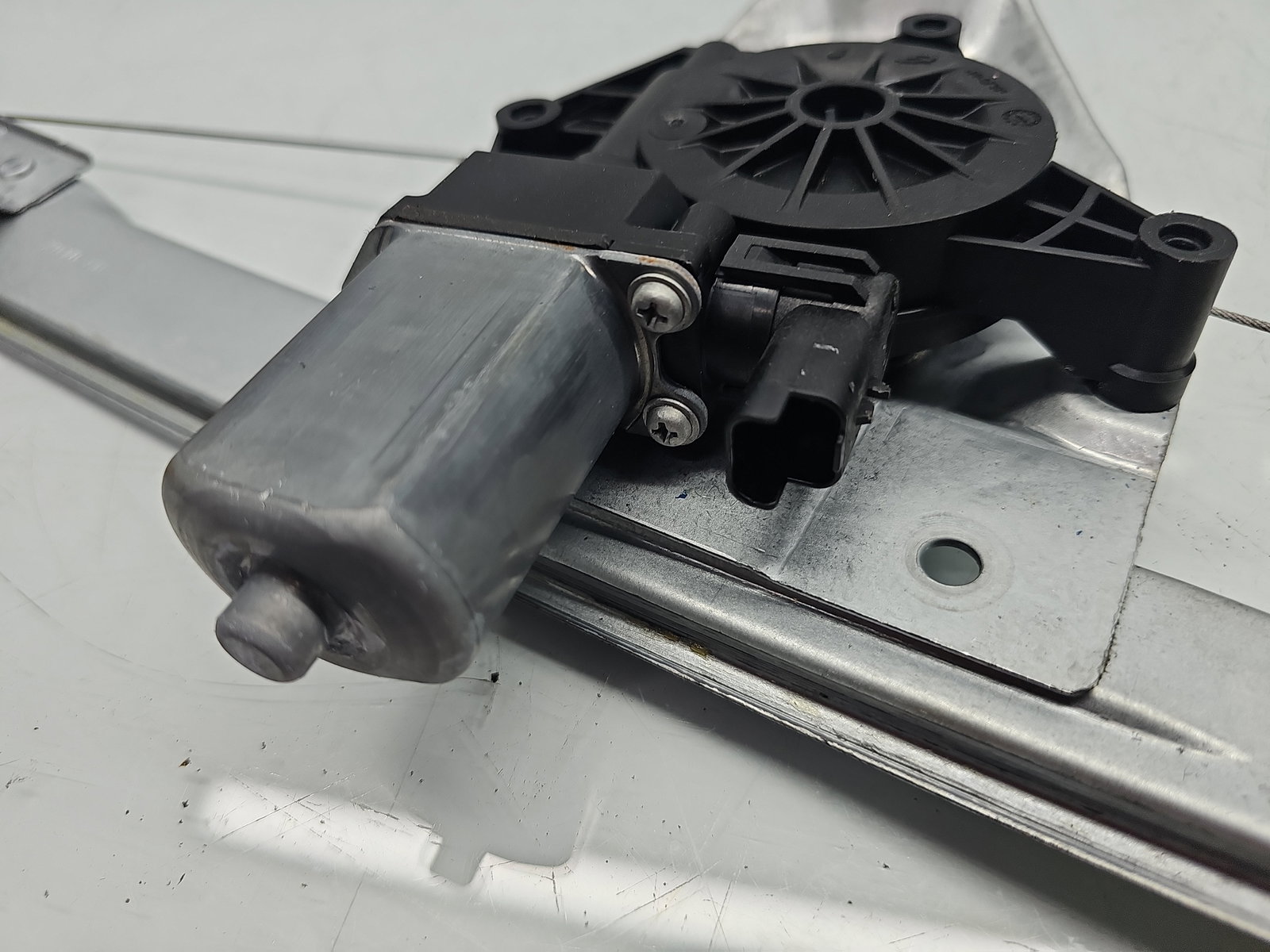 Macara electrica geam stanga fata Dacia Duster 2 [Fabr 2017-2023] 807210272R - imagine 2