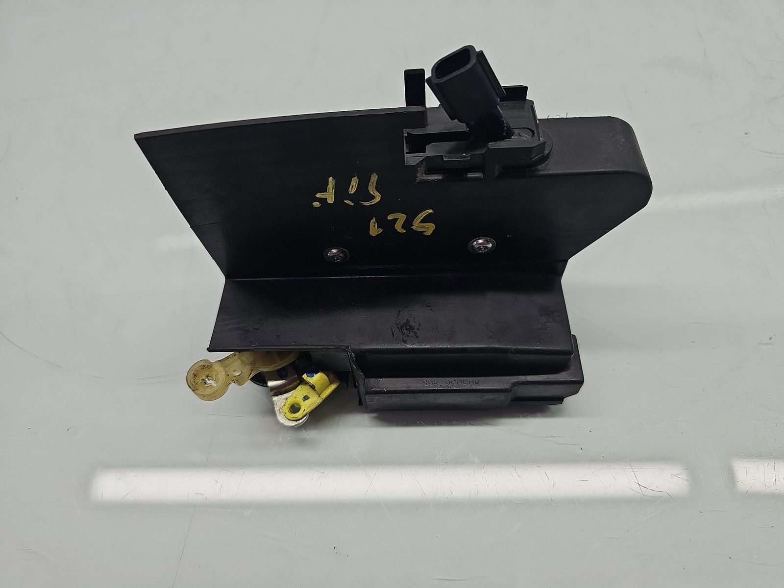 Broasca usa stanga fata Dacia Duster 2 [Fabr 2017-2023] 805036786R - imagine 2