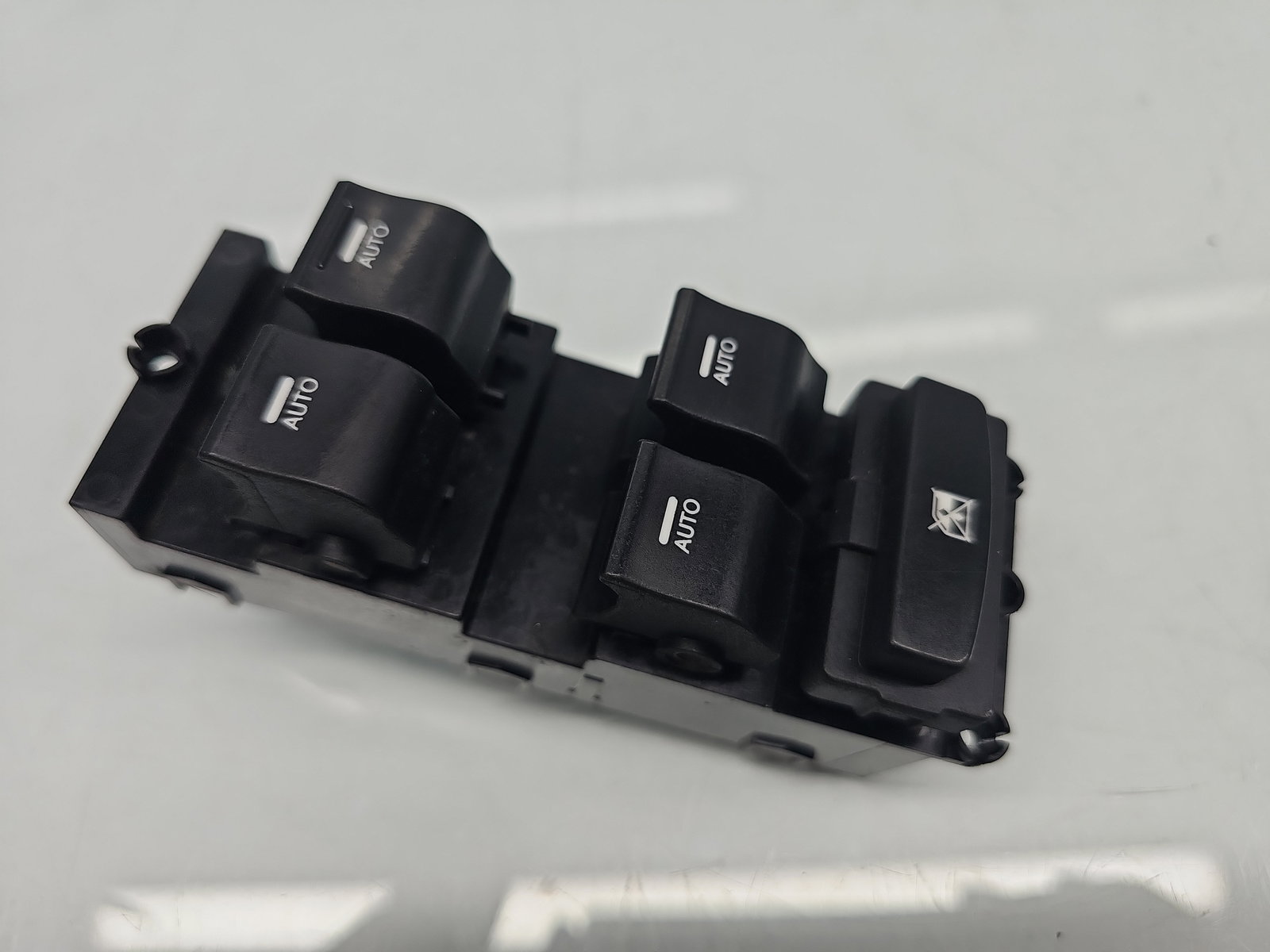 Butoane comanda geamuri sofer Hyundai i40 Wagon [Fabr 2012-2019] 93570-3Z050 - imagine 1