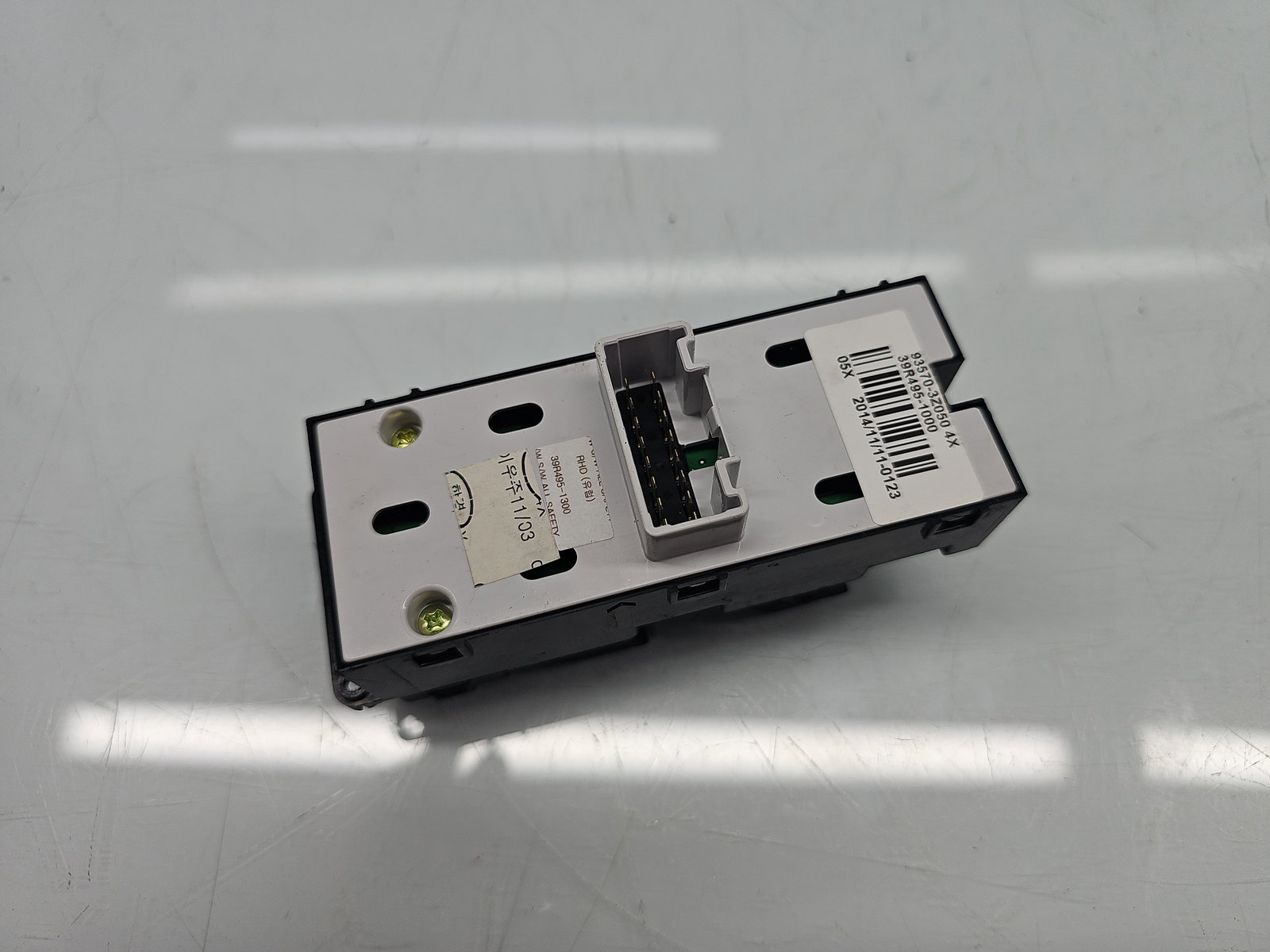 Butoane comanda geamuri sofer Hyundai i40 Wagon [Fabr 2012-2019] 93570-3Z050 - imagine 3