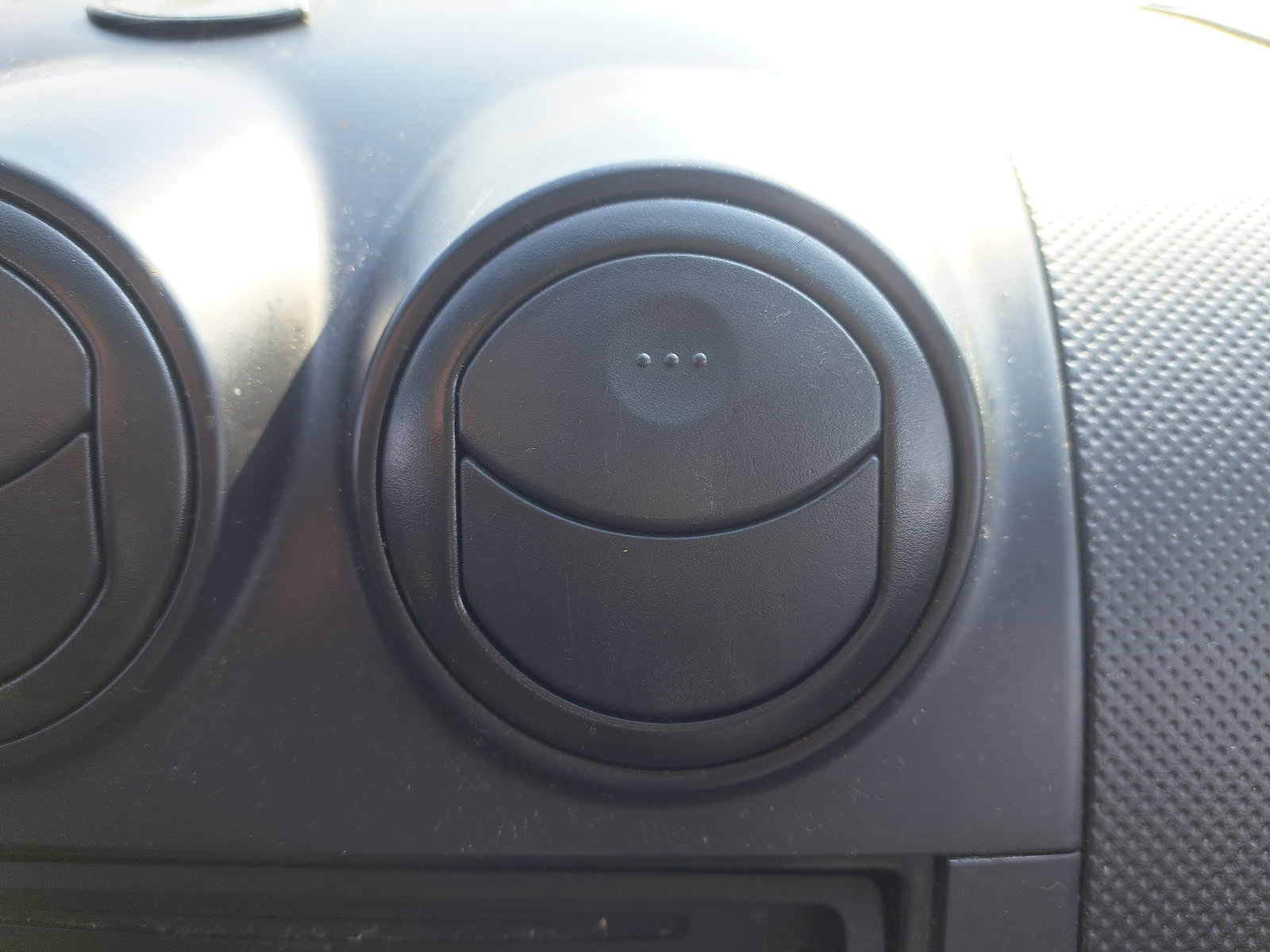 Grila aerisire centrala dreapta Chevrolet Aveo (T250, T255) [Fabr 2003-2011] OEM - imagine 1