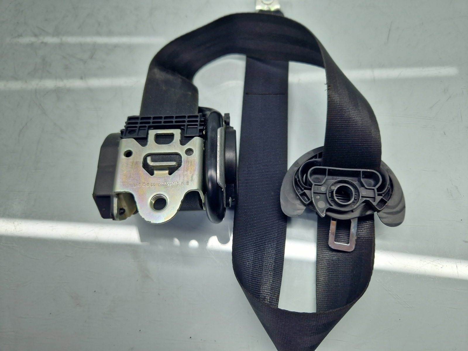 Centura stanga fata Volkswagen Golf 6 (5K1) [Fabr 2009-2013] 1K4857705BH - imagine 2