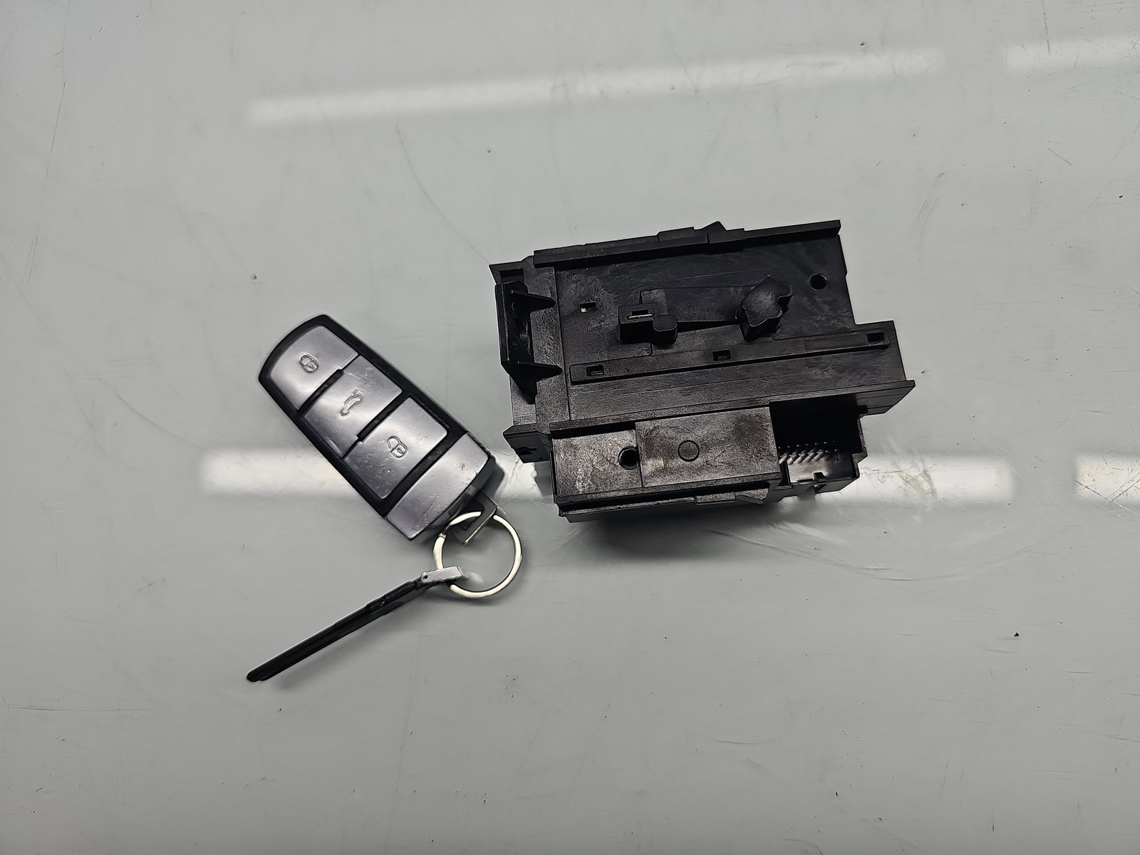 Contact cu cheie Volkswagen Passat CC (358) Facelift [Fabr 2012-2016] 3C0905843AD 2.0 TDI CFGC 130KW / 177CP - imagine 3