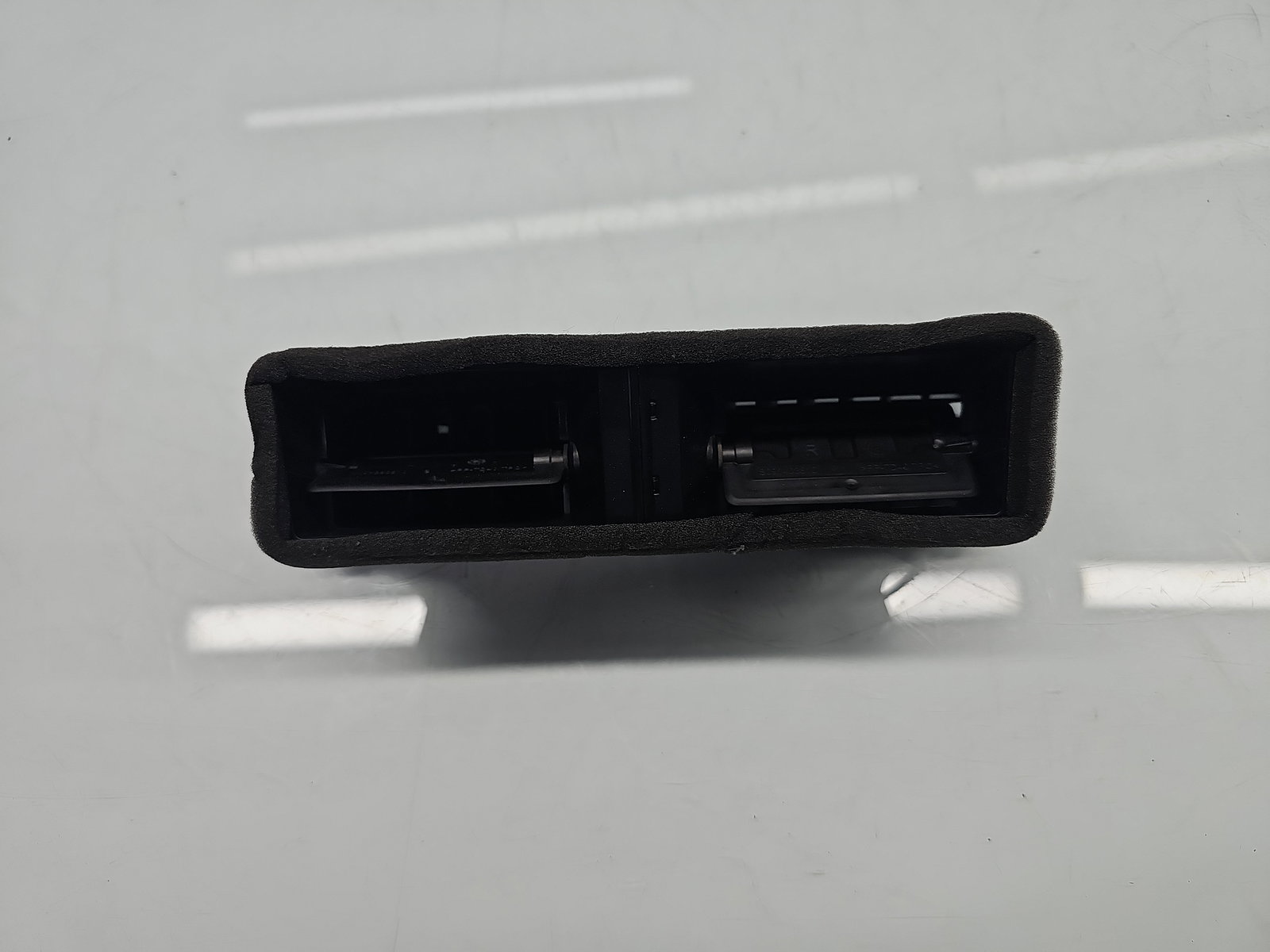 Grila aerisire centrala Volkswagen Passat CC (358) Facelift [Fabr 2012-2016] 3AC819728A - imagine 4