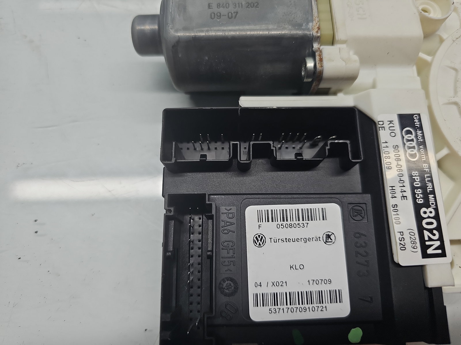 Motoras geam stanga fata AUDI A3 (8P1) [Fabr 2003-2012] 8P0959802N - imagine 4