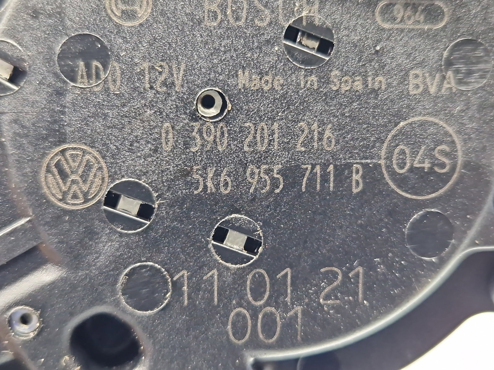 Motoras stergator haion Volkswagen Polo (6R) [Fabr 2009-2016] 5K6955711B - imagine 2