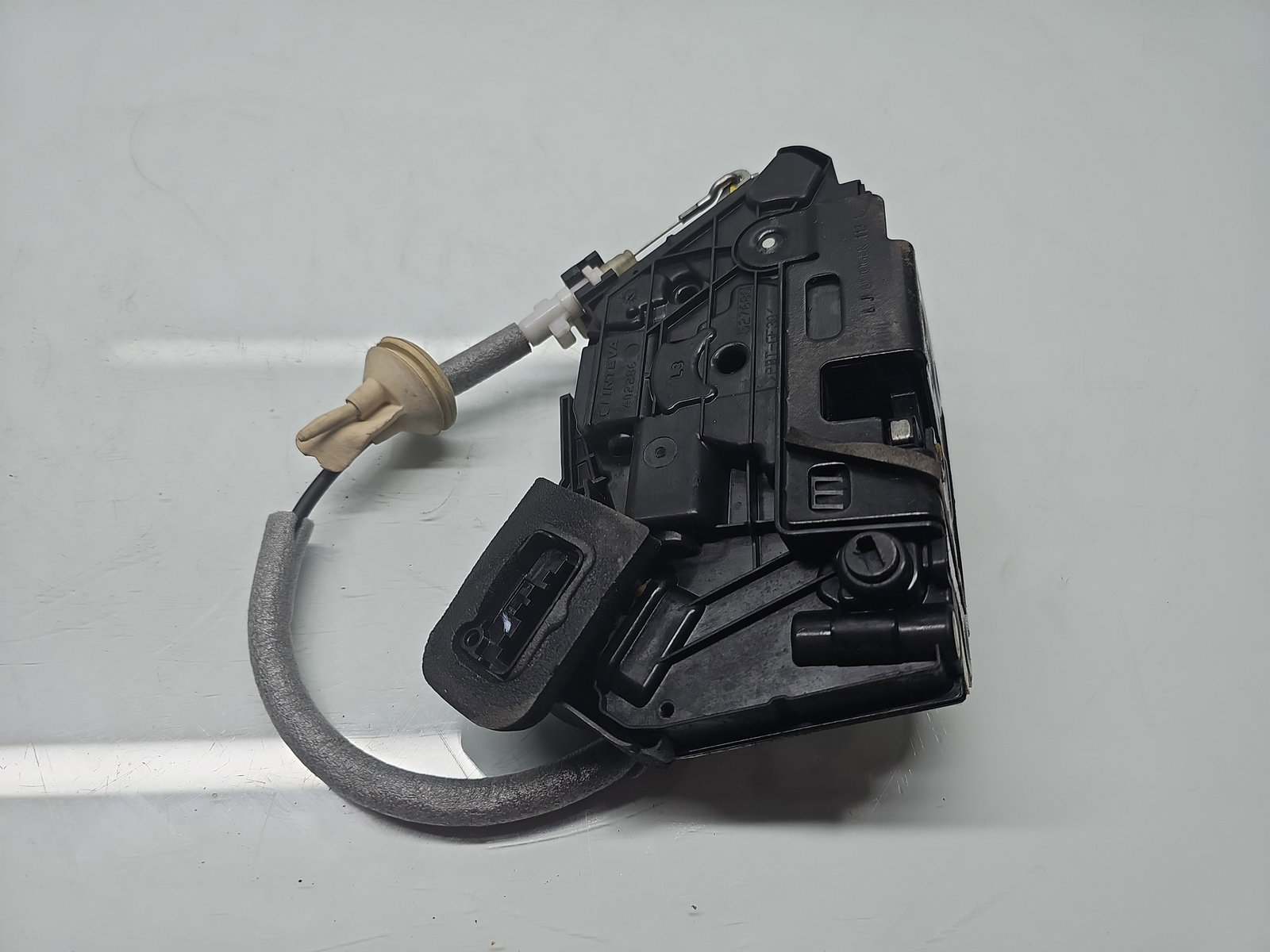 Broasca usa stanga spate Volkswagen Passat B8 (3G2) [Fabr 2015-prezent] 5E0839015 - imagine 2