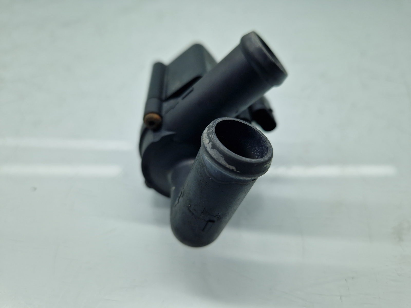 Pompa recirculare apa Volkswagen Tiguan (5N) [Fabr 2007-2016] 5N0965561 2.0 TDI CBBB 125KW / 170CP - imagine 4