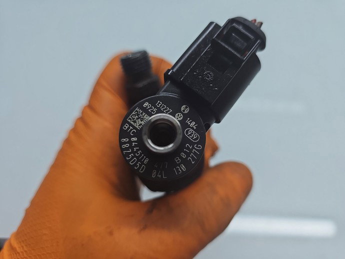 Injector Skoda Octavia 3 (5E3) [Fabr 2012-2020] 04L130277G, 0445110477 1.6 TDI CLHA 77KW / 105CP