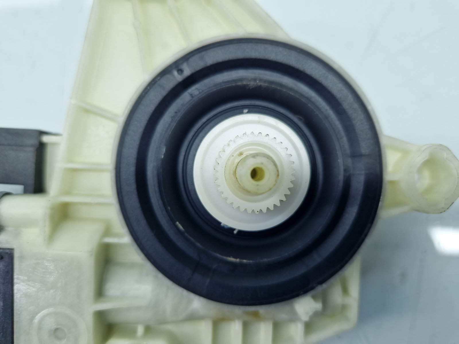 Motoras geam dreapta spate Volkswagen Passat B8 (3G2) [Fabr 2015-prezent] 5Q4959801D - imagine 2