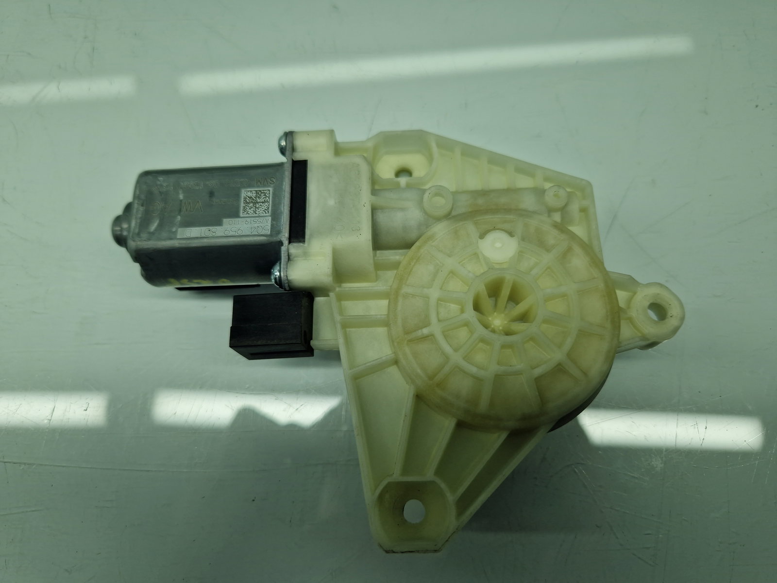 Motoras geam dreapta spate Volkswagen Passat B8 (3G2) [Fabr 2015-prezent] 5Q4959801D - imagine 3