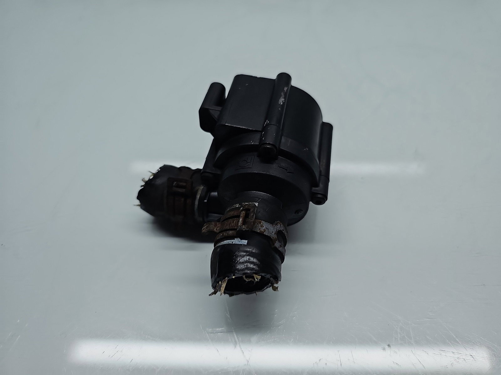 Pompa recirculare apa AUDI A3 Sportback (8VS, 8VM) [Fabr 2013-prezent] 5Q0965561B 1.6 TDI CLHA 77KW / 105CP - imagine 4