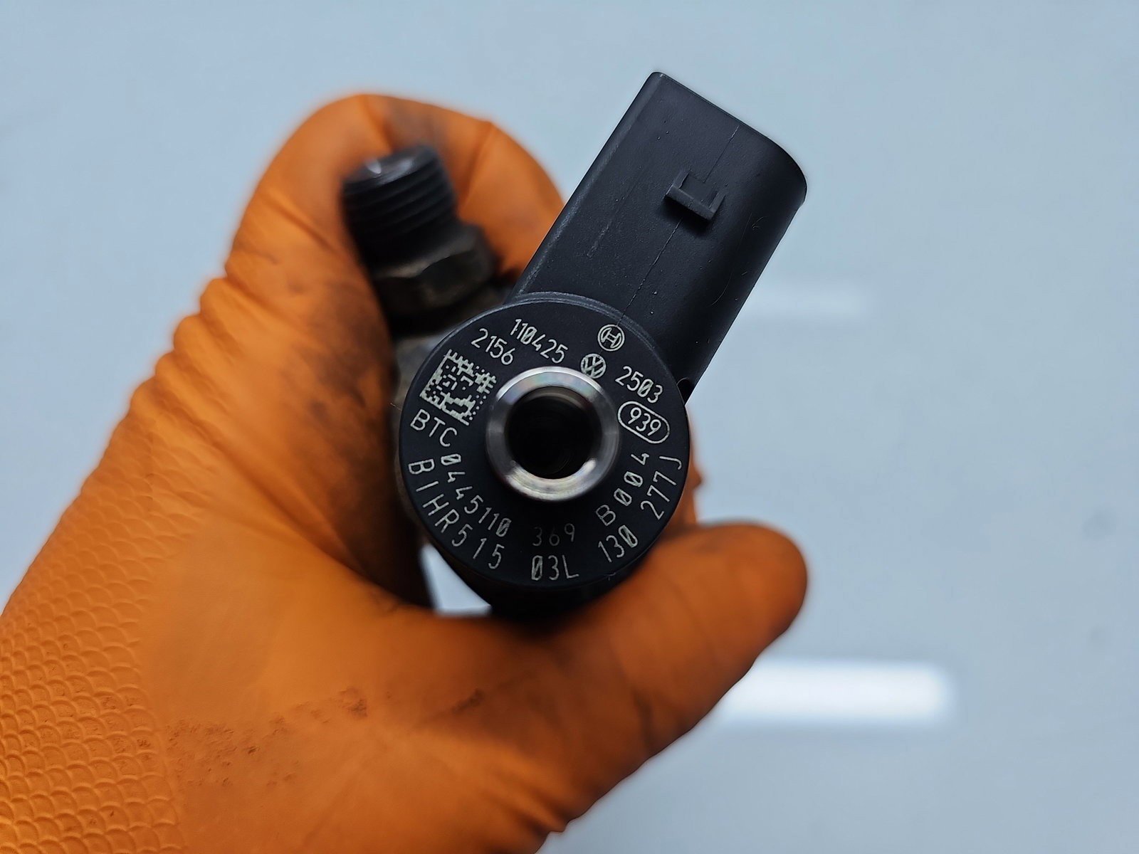 Injector Volkswagen Tiguan (5N) [Fabr 2007-2016] 03L130277J, 0445110369 2.0 TDI CFFB 103KW / 140CP - imagine 2