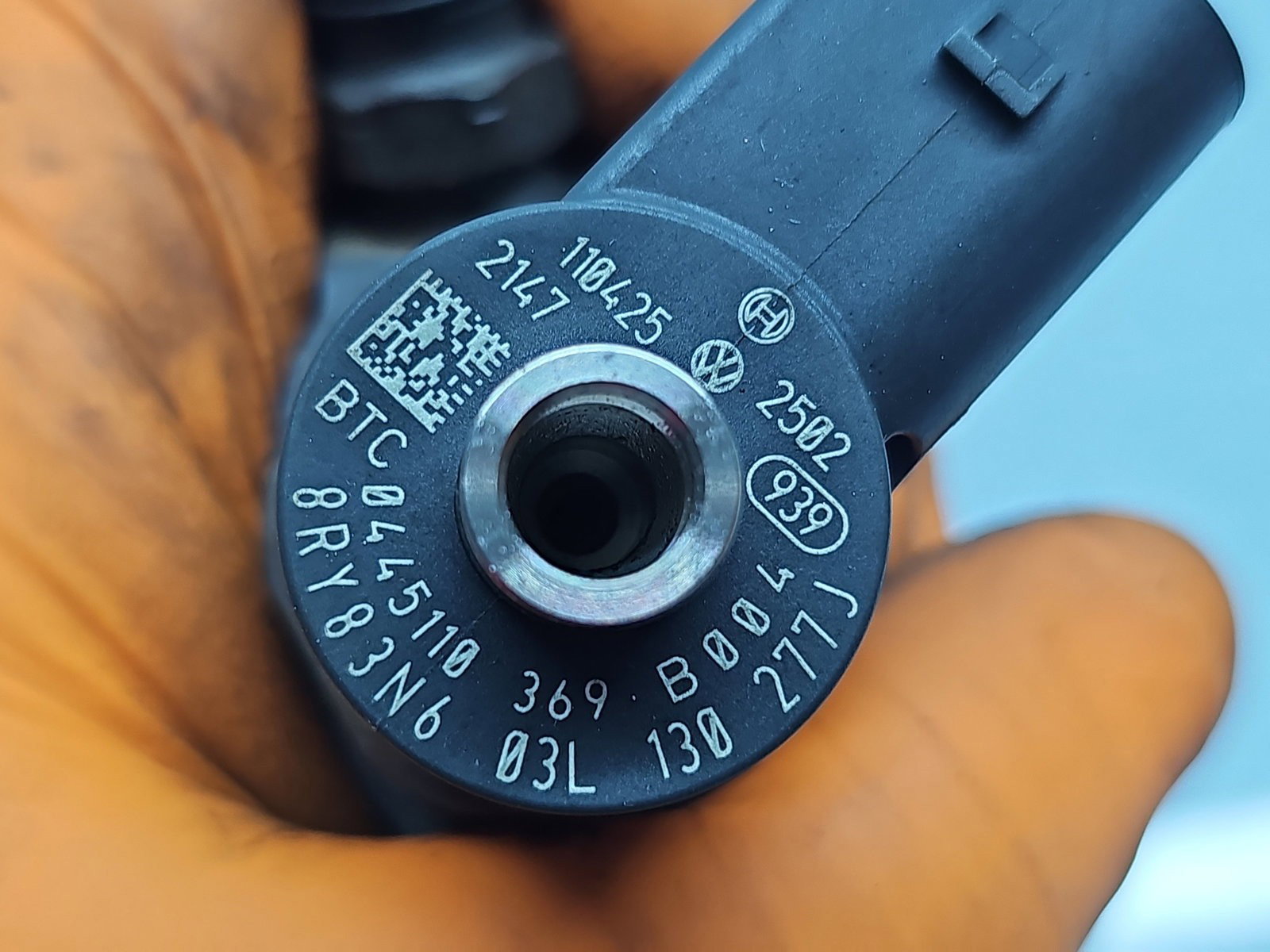 Injector Volkswagen Tiguan (5N) [Fabr 2007-2016] 03L130277J, 0445110369 2.0 TDI CFFB 103KW / 140CP - imagine 2