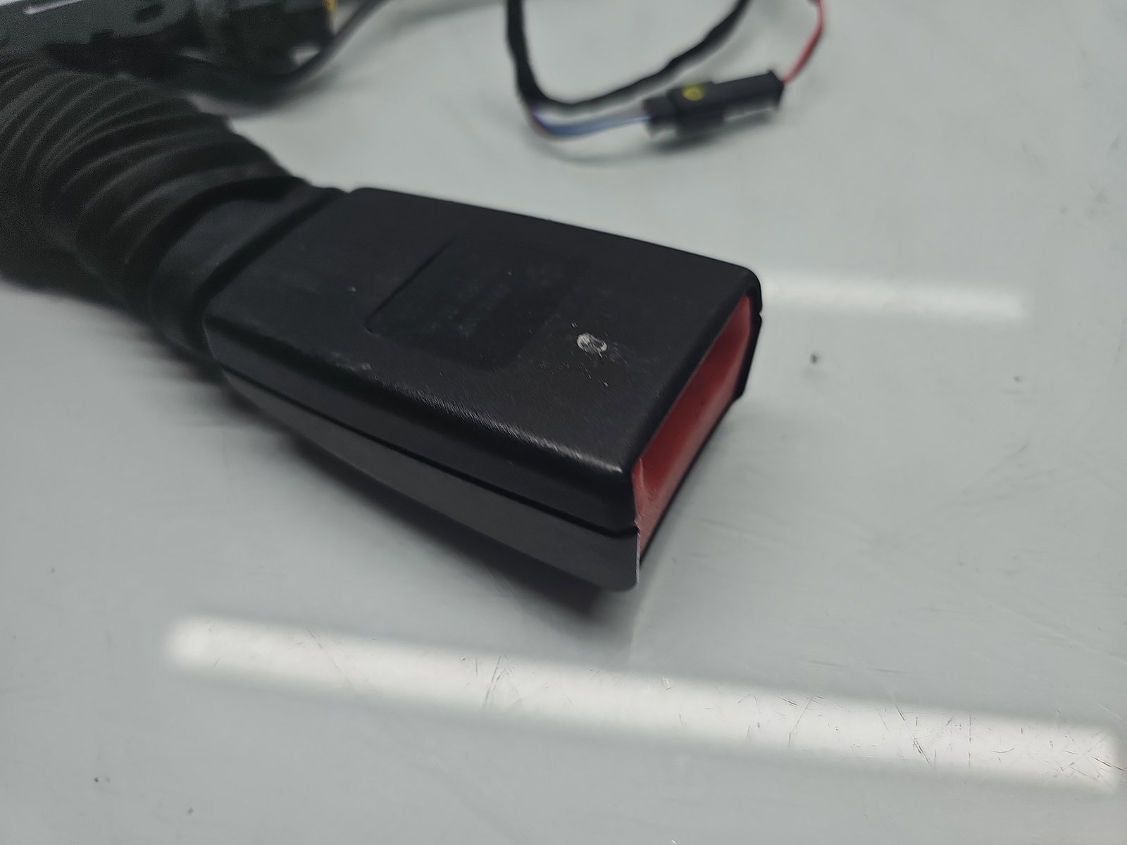 Capsa centura dreapta fata Bmw 5 (F10) [Fabr 2011-2016] 606768500B - imagine 3