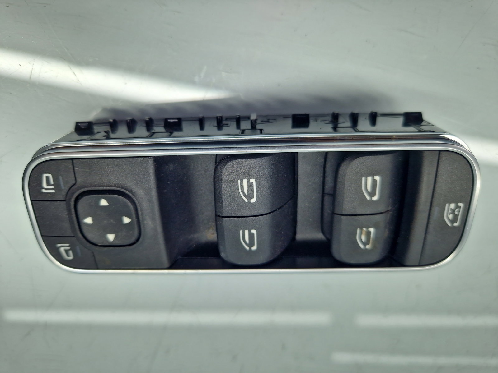 Butoane comanda geamuri sofer Mercedes Clasa A (W177) [Fabr 2019-2024] A1679050001 - imagine 1