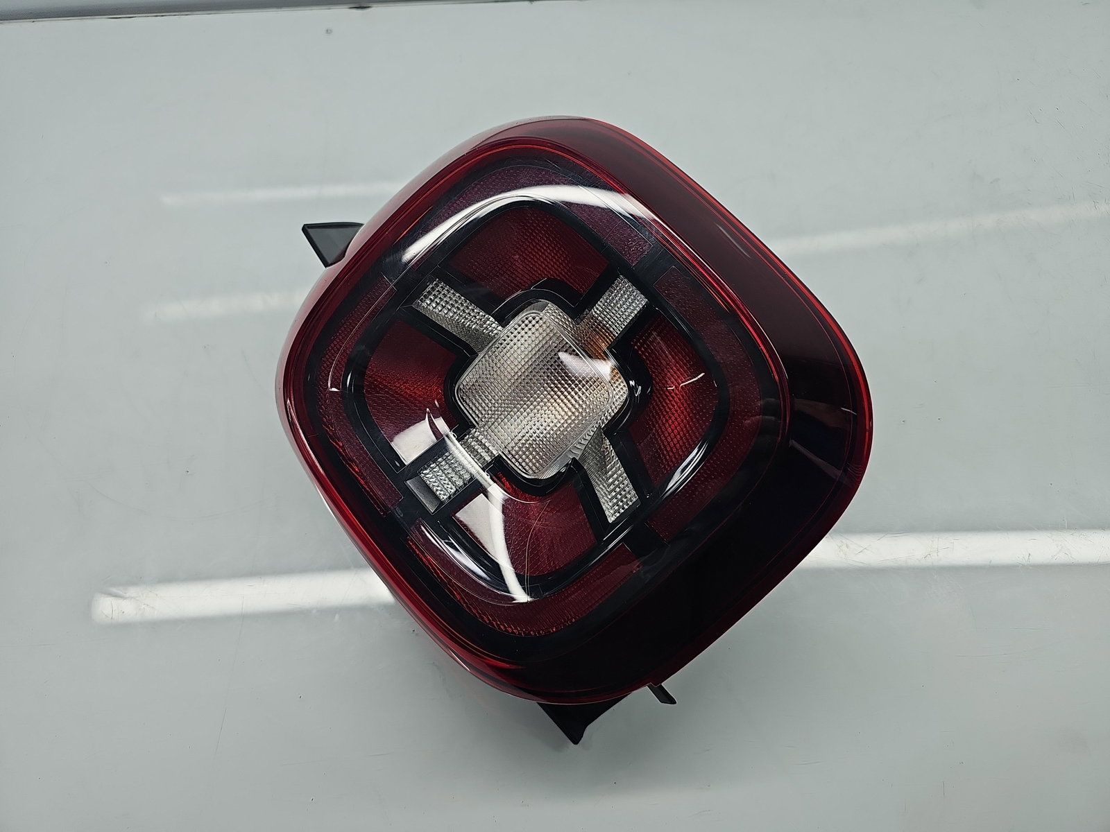 Stop aripa dreapta Dacia Duster 2 [Fabr 2017-2023] 265503601R - imagine 1