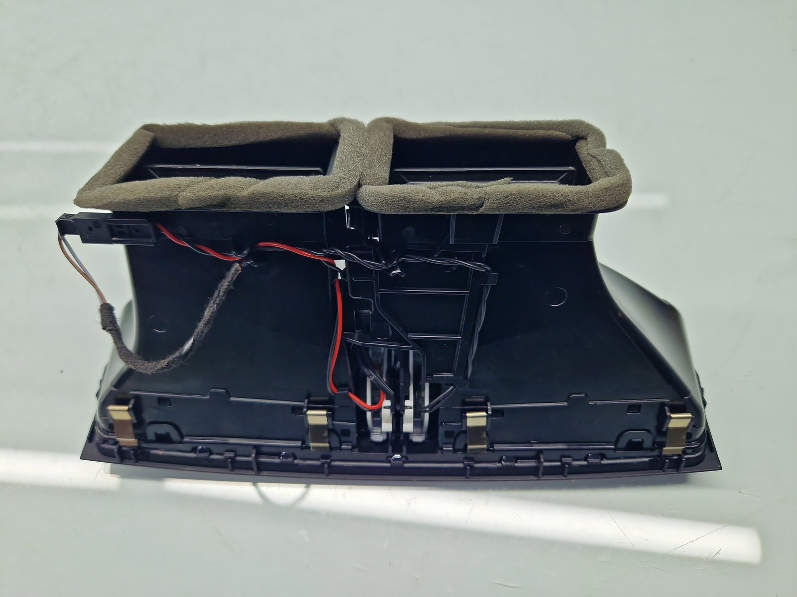 Grila aerisire centrala Skoda Superb II (3T5) [Fabr 2009-2015] 3T0820951A - imagine 3